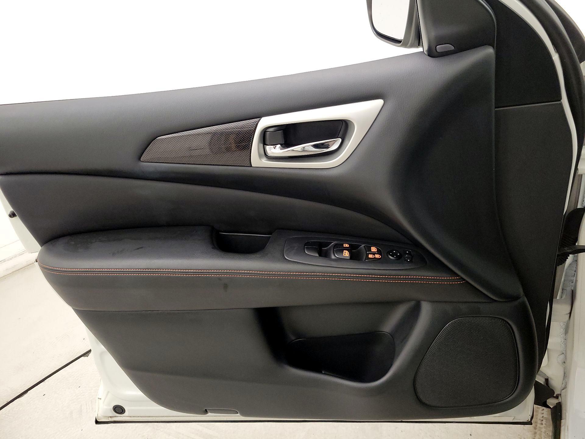 Thumbnail: 2019 Nissan Pathfinder - 12