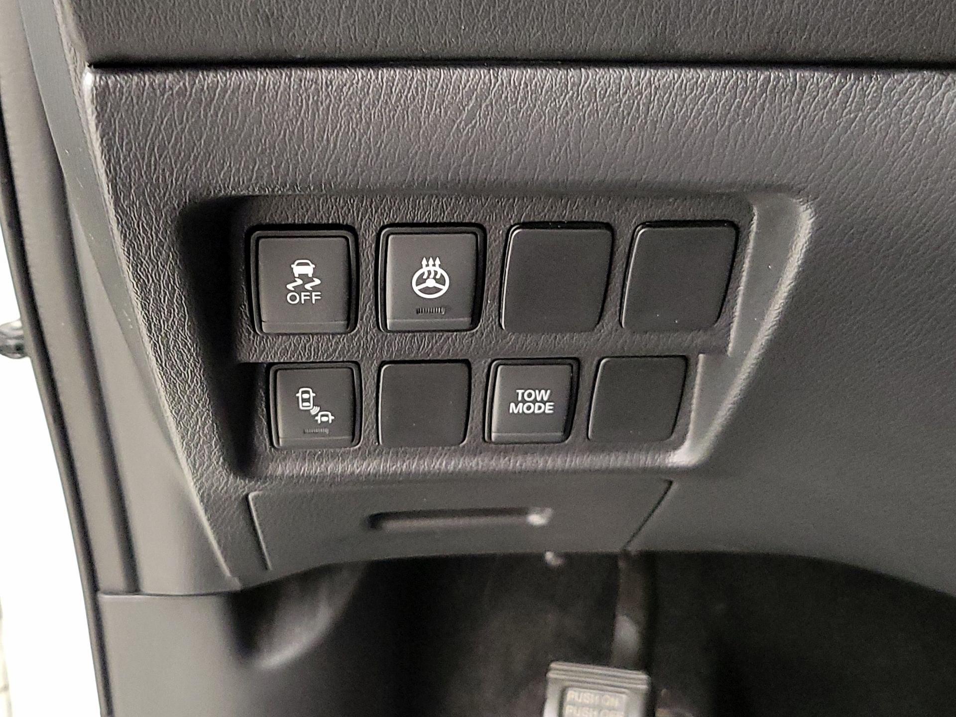 Thumbnail: 2019 Nissan Pathfinder - 13