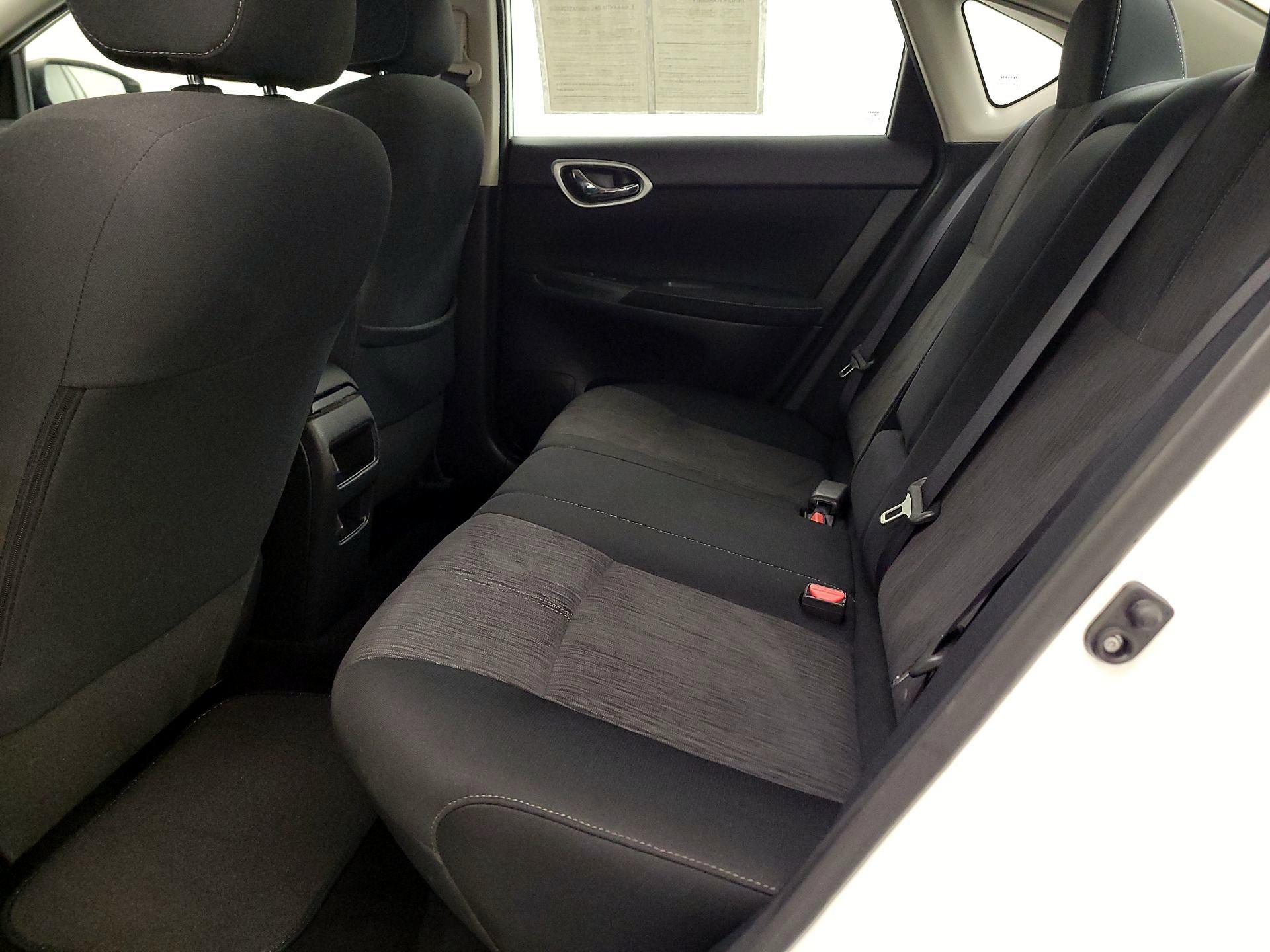 Thumbnail: 2015 Nissan Sentra - 19