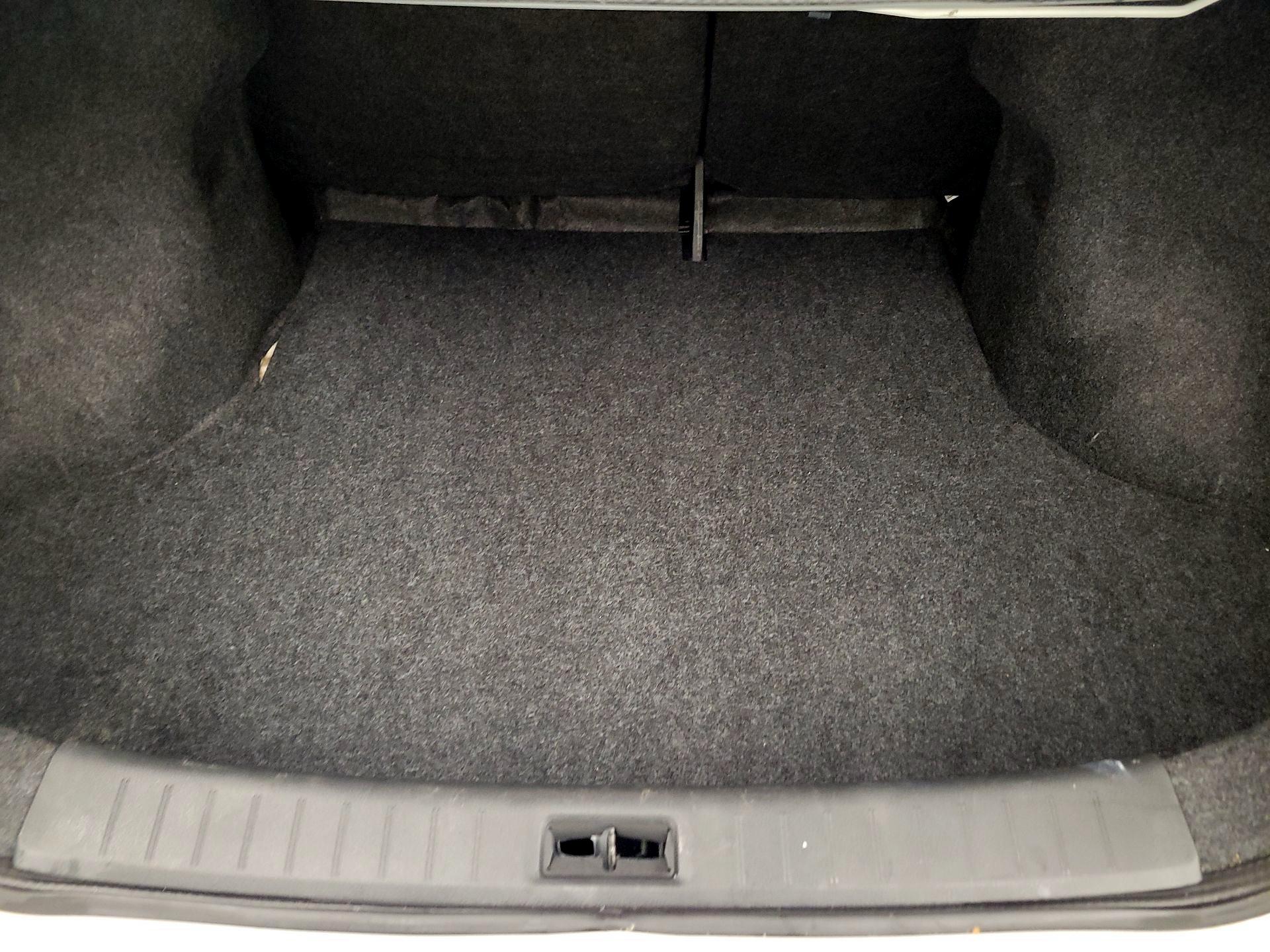 Thumbnail: 2015 Nissan Sentra - 20