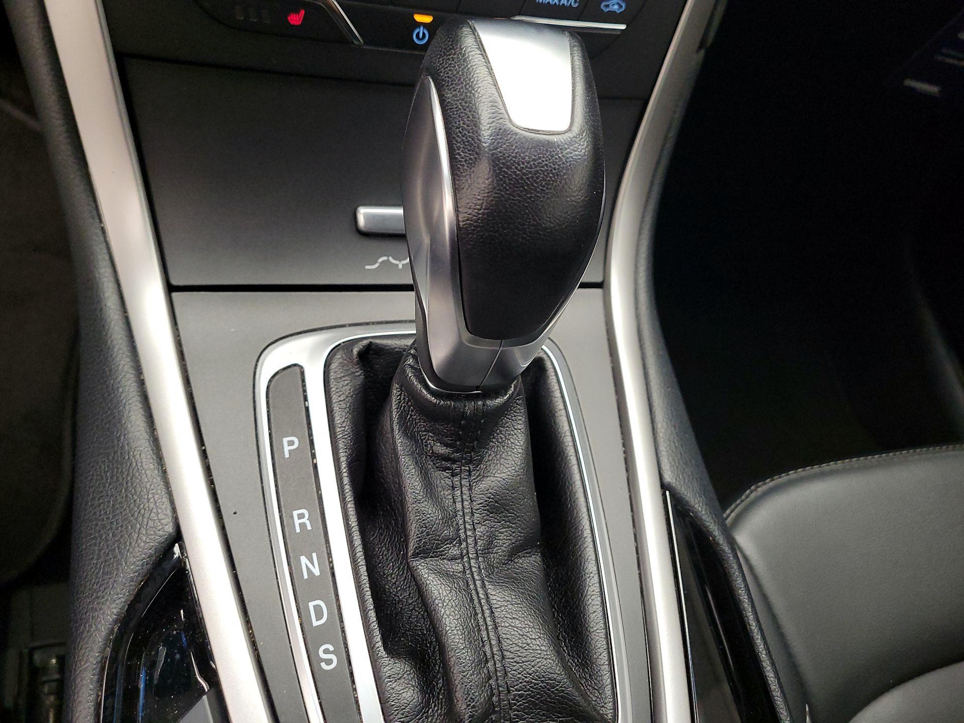 Thumbnail: 2017 Ford Edge - 15