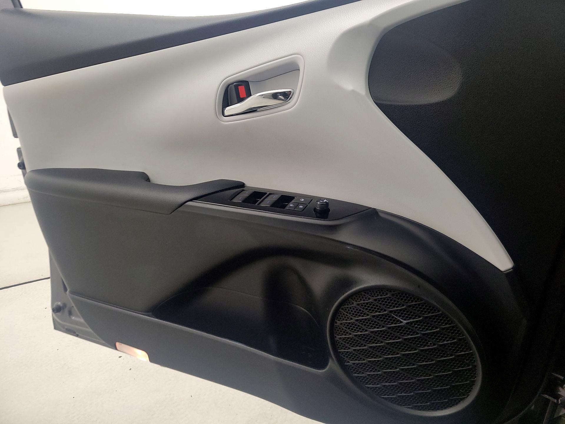Thumbnail: 2019 Toyota Prius Prime - 12