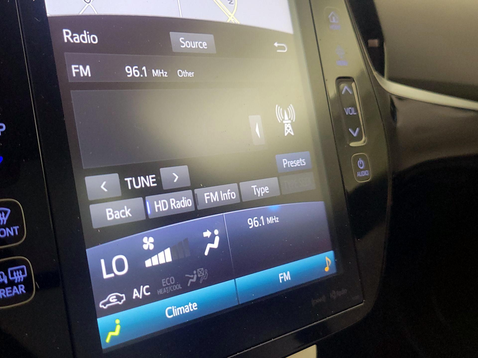 Thumbnail: 2019 Toyota Prius Prime - 16