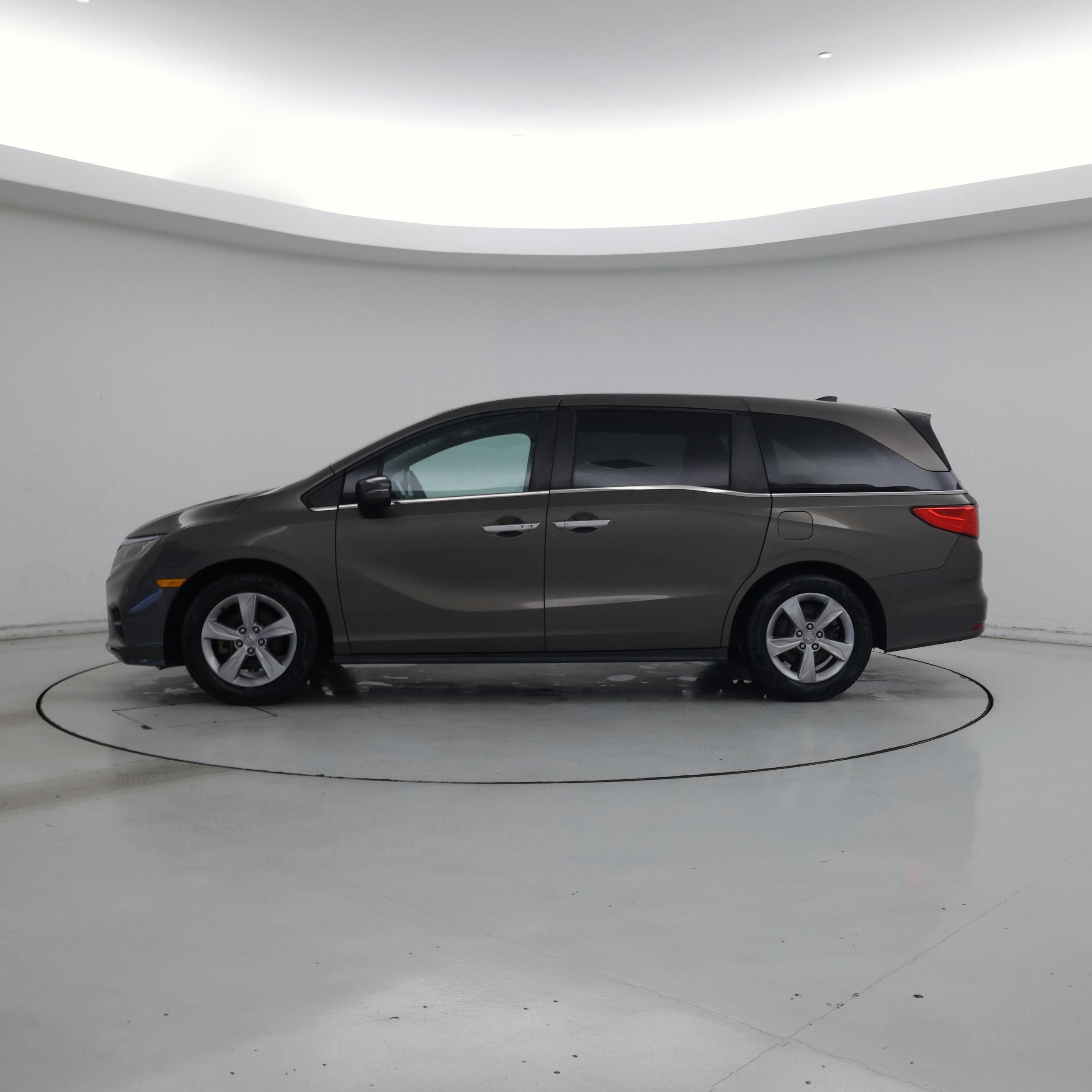 Thumbnail: 2018 Honda Odyssey - 3