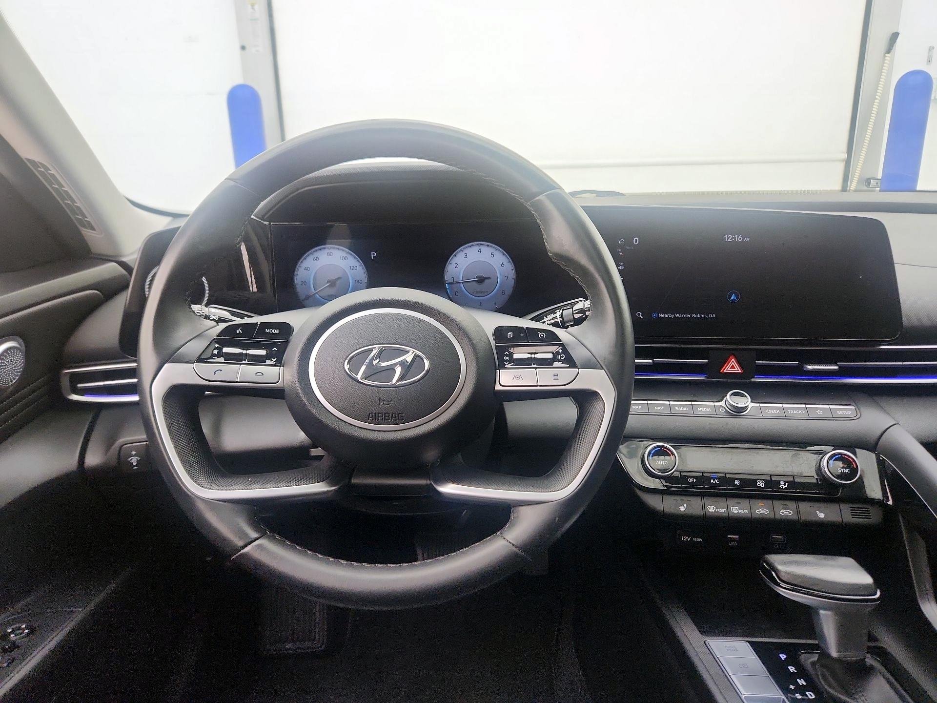 Thumbnail: 2023 Hyundai Elantra - 10
