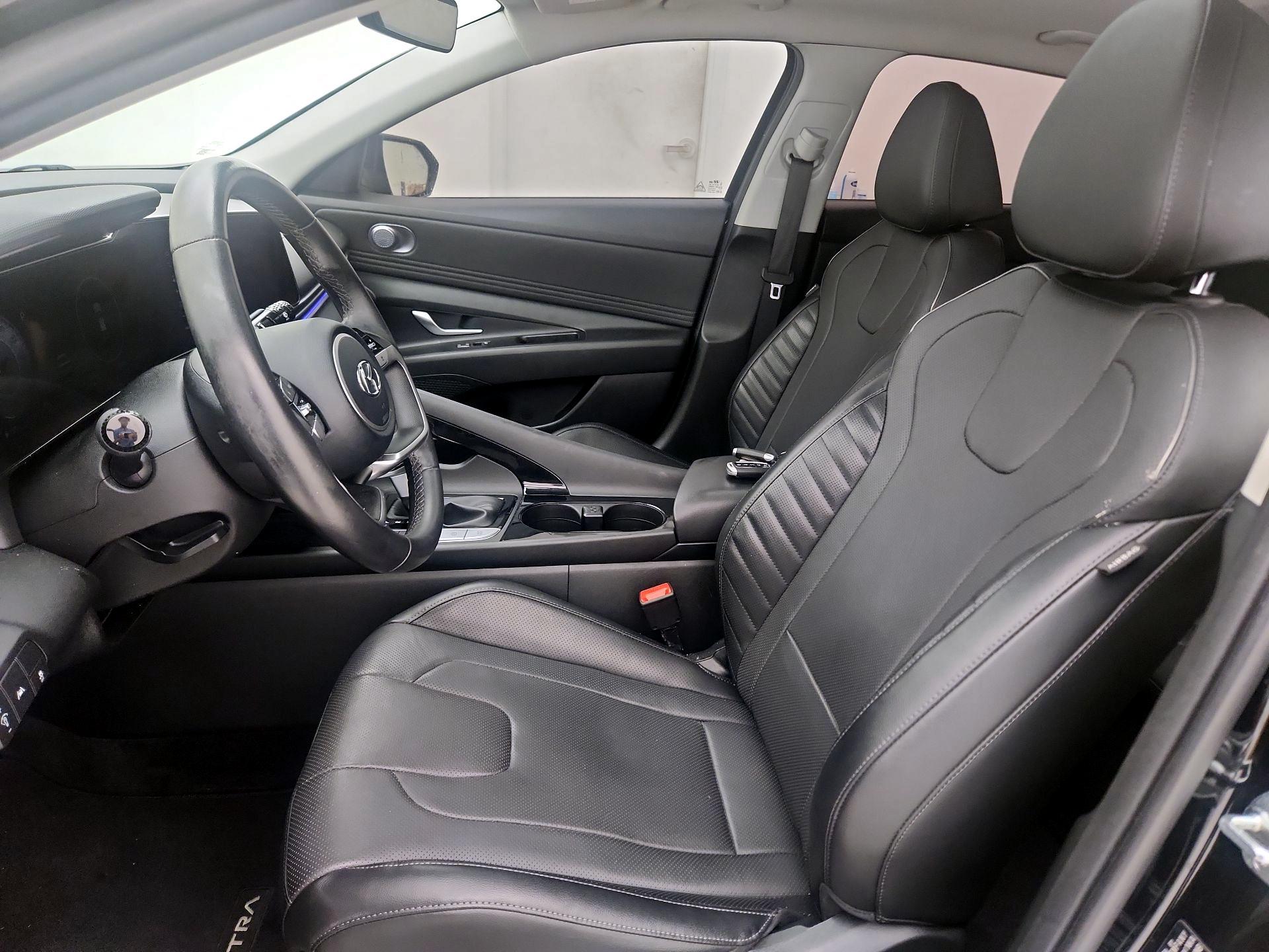 Thumbnail: 2023 Hyundai Elantra - 11