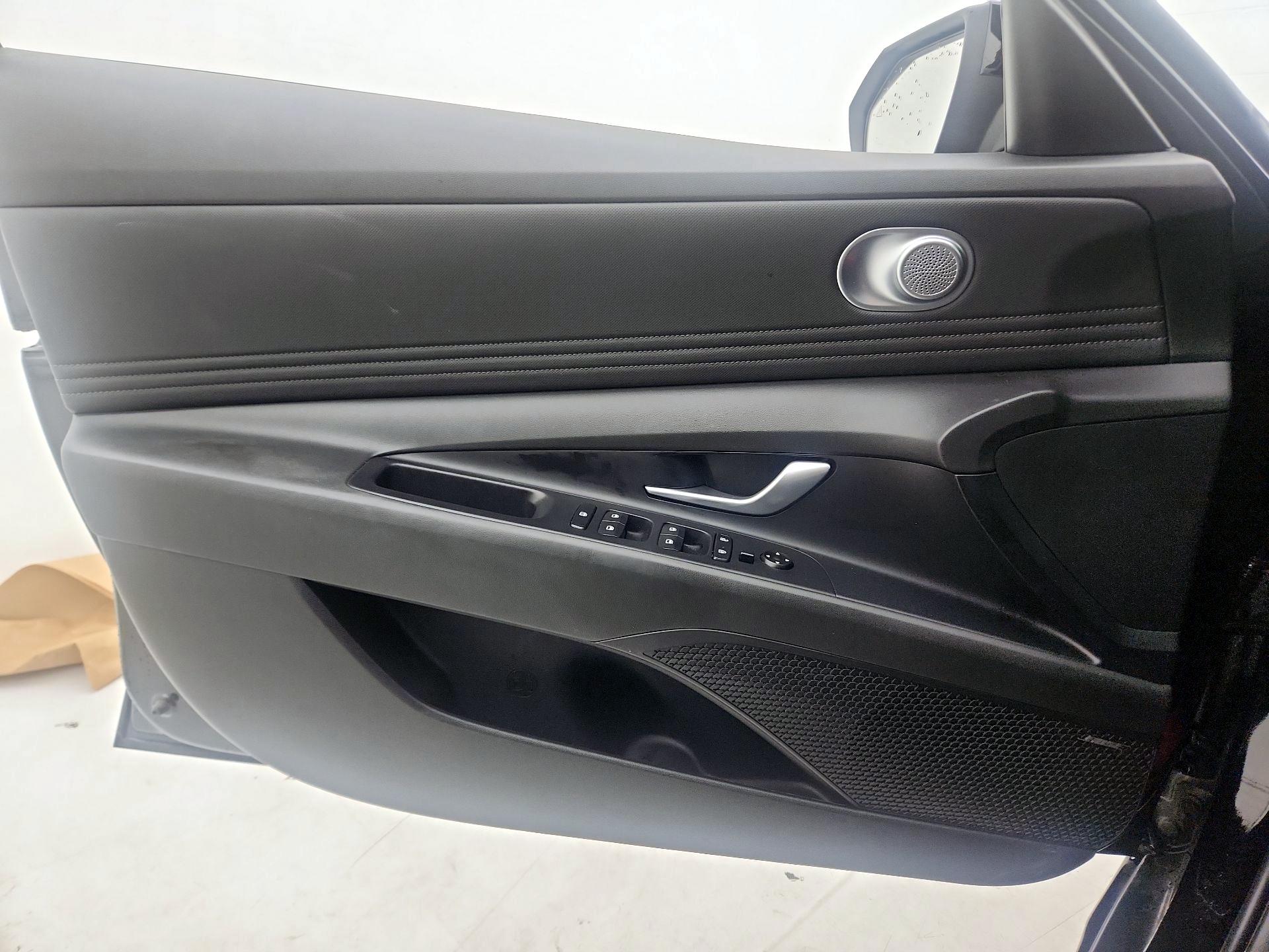 Thumbnail: 2023 Hyundai Elantra - 12