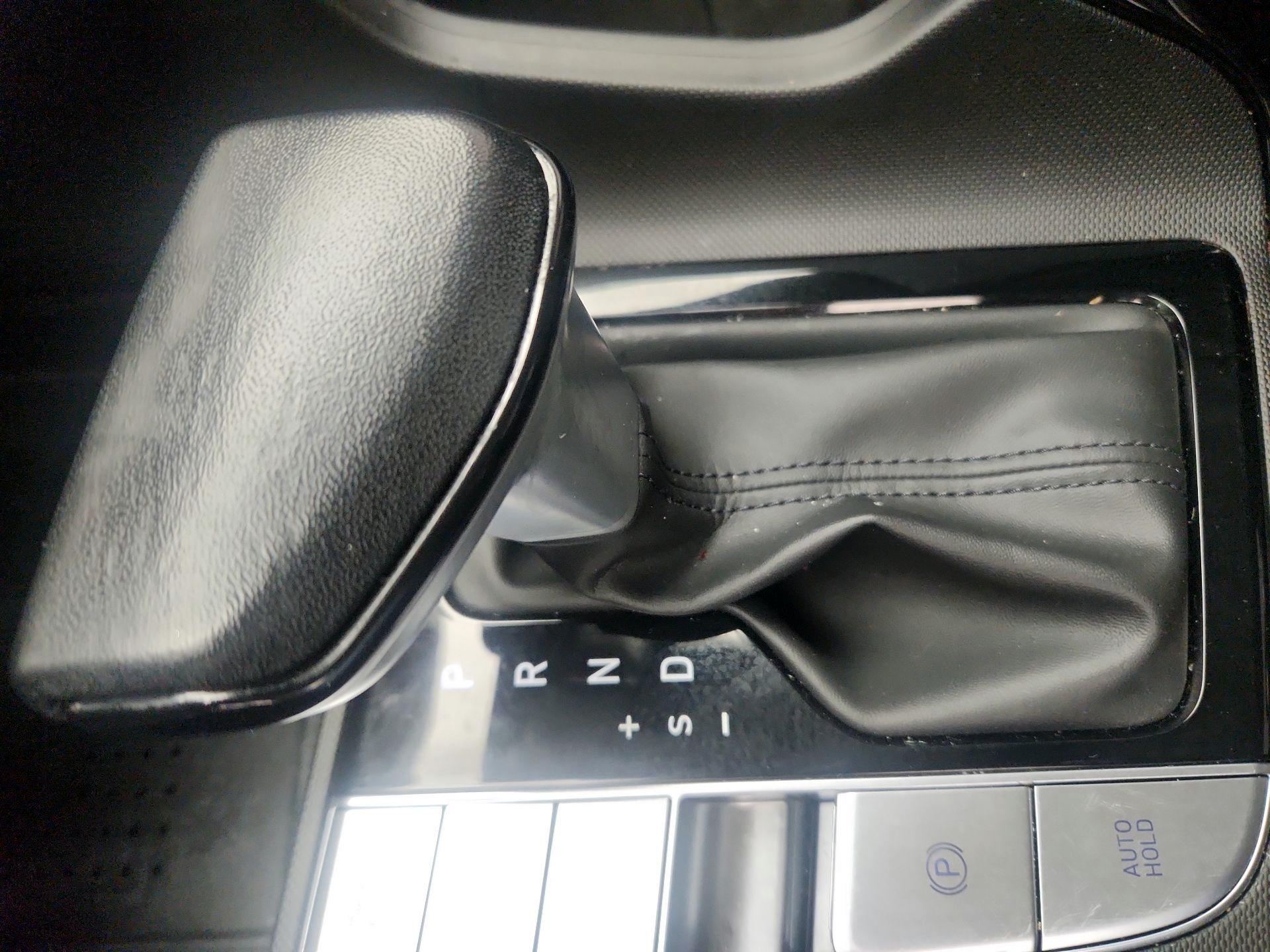 Thumbnail: 2023 Hyundai Elantra - 18