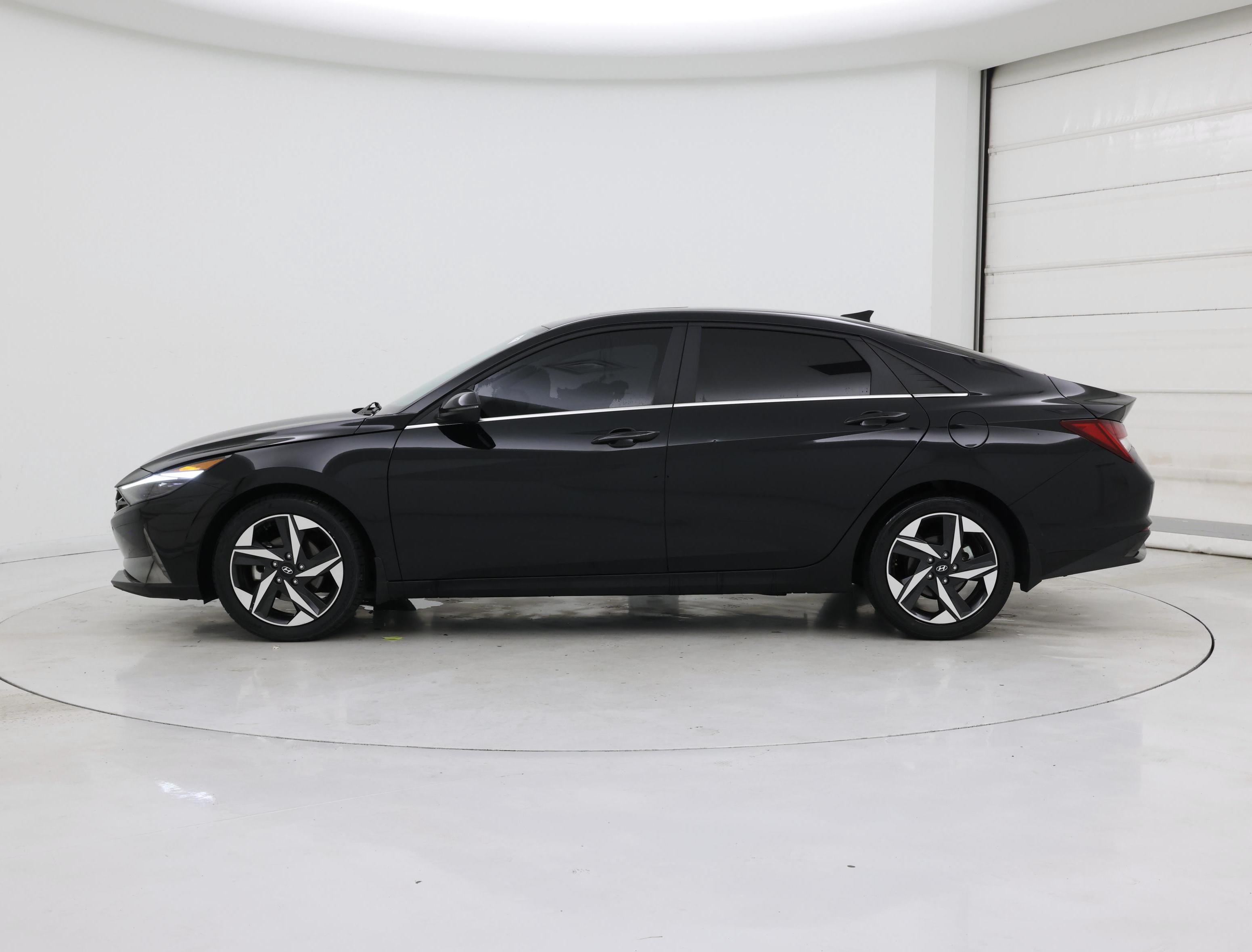 Thumbnail: 2023 Hyundai Elantra - 3