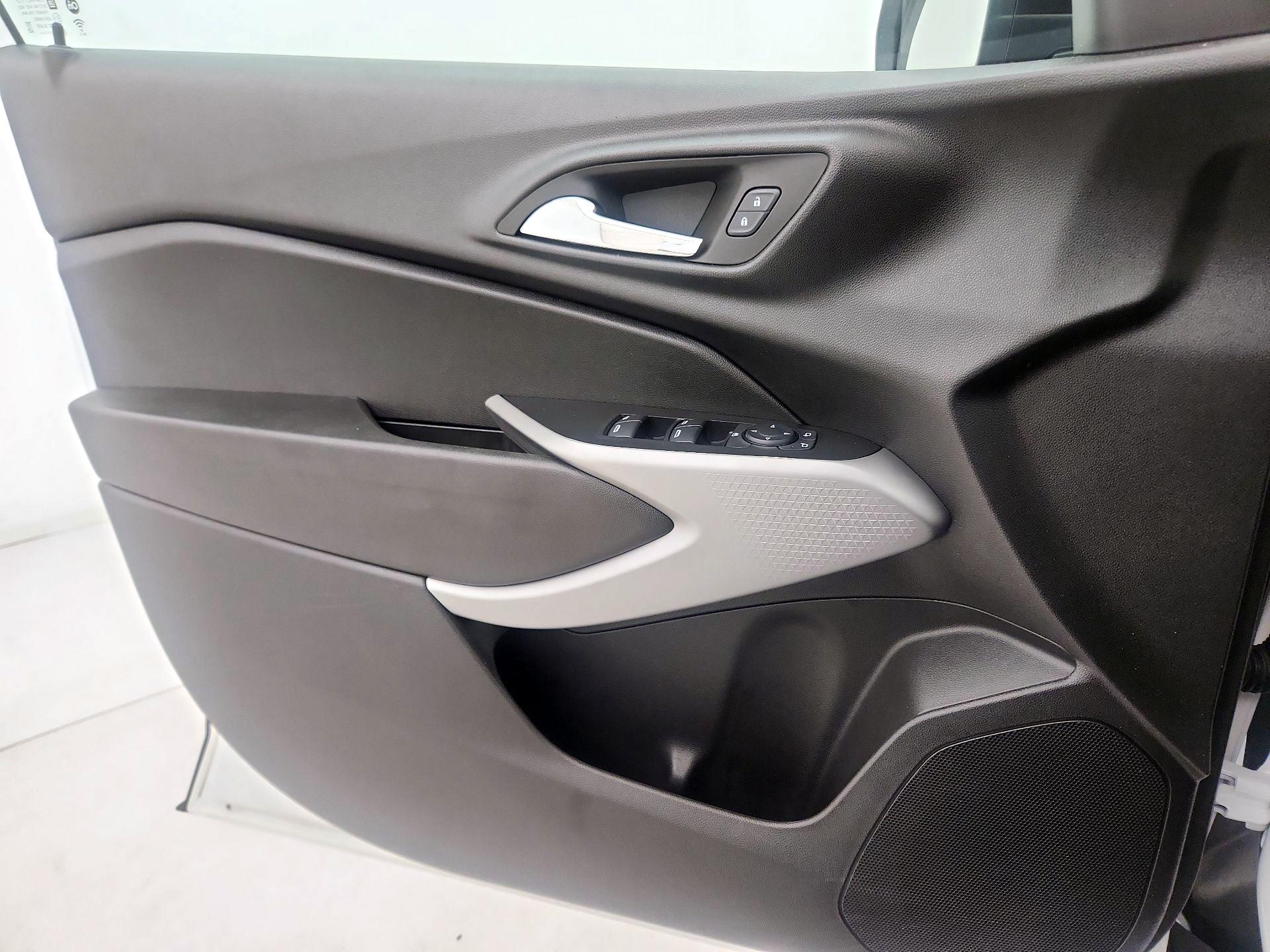 Thumbnail: 2024 Chevrolet Trax - 12