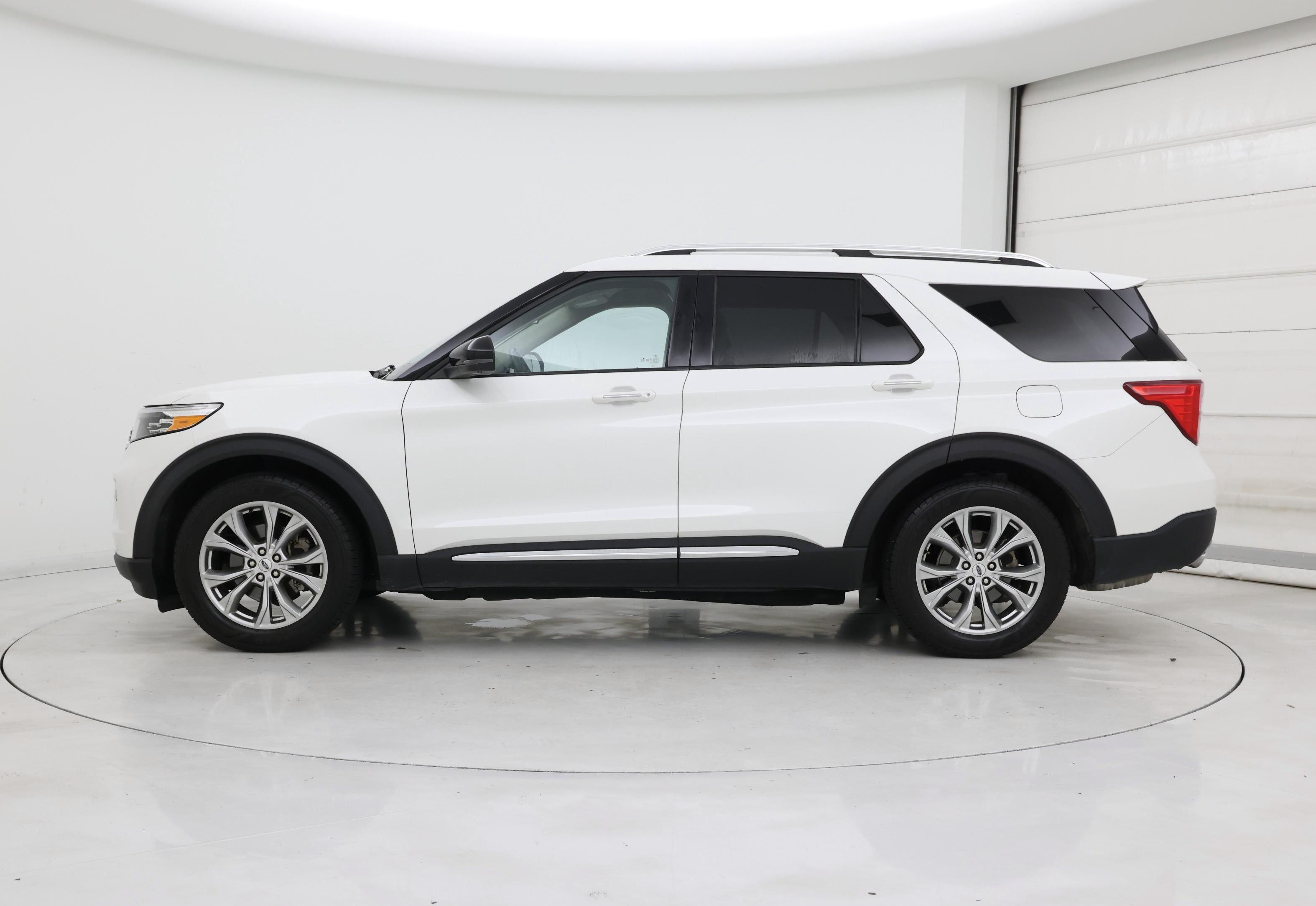 Thumbnail: 2021 Ford Explorer - 3