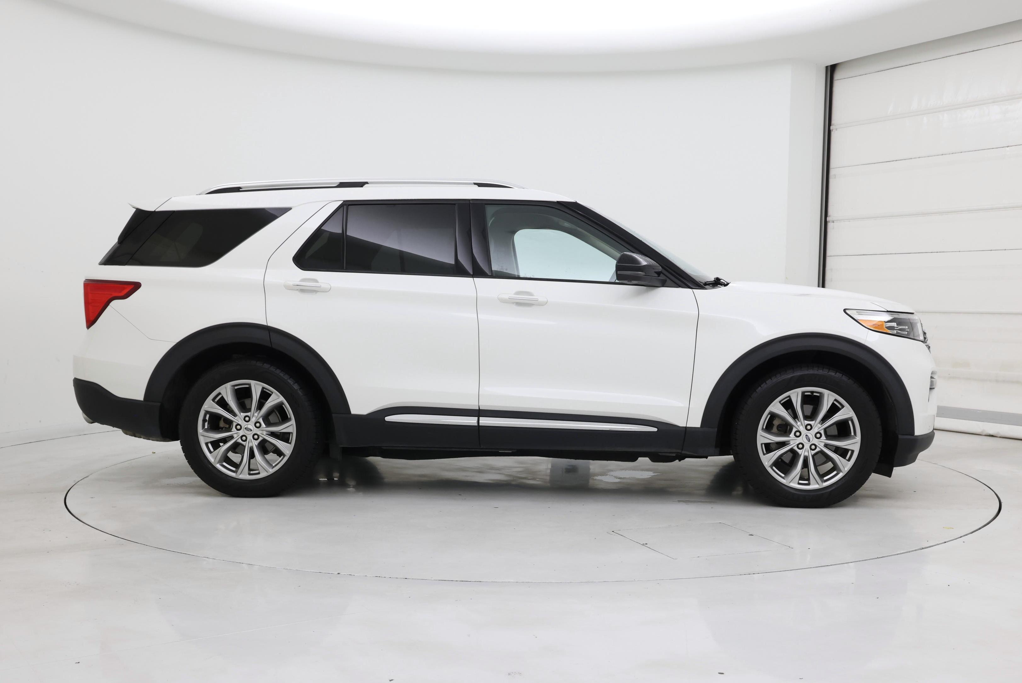 Thumbnail: 2021 Ford Explorer - 7
