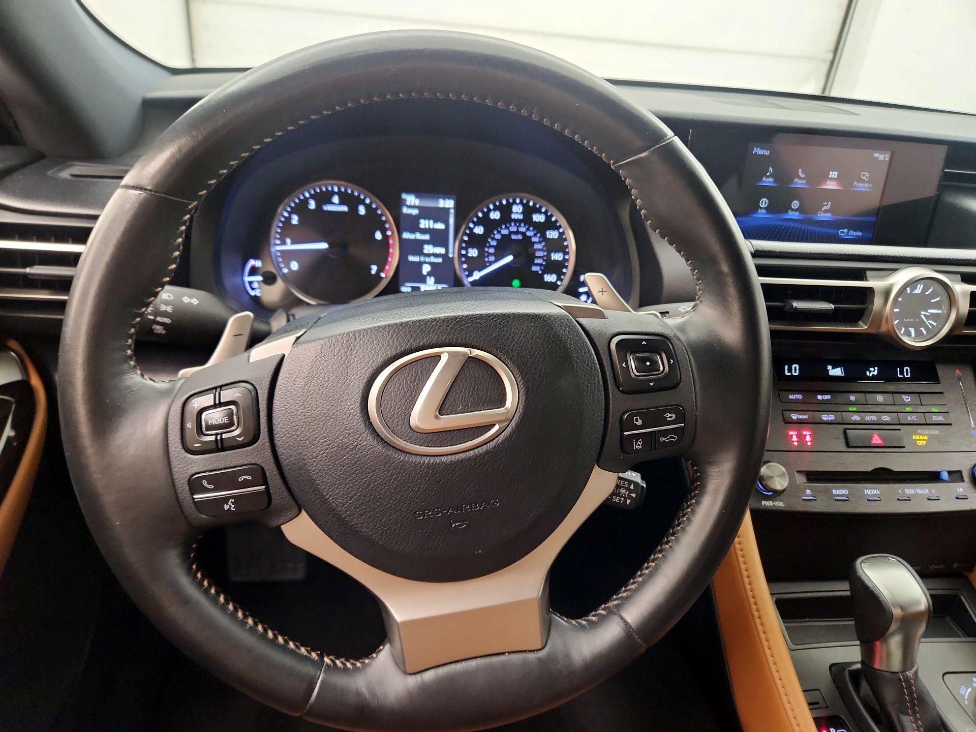 Thumbnail: 2019 Lexus RC - 10