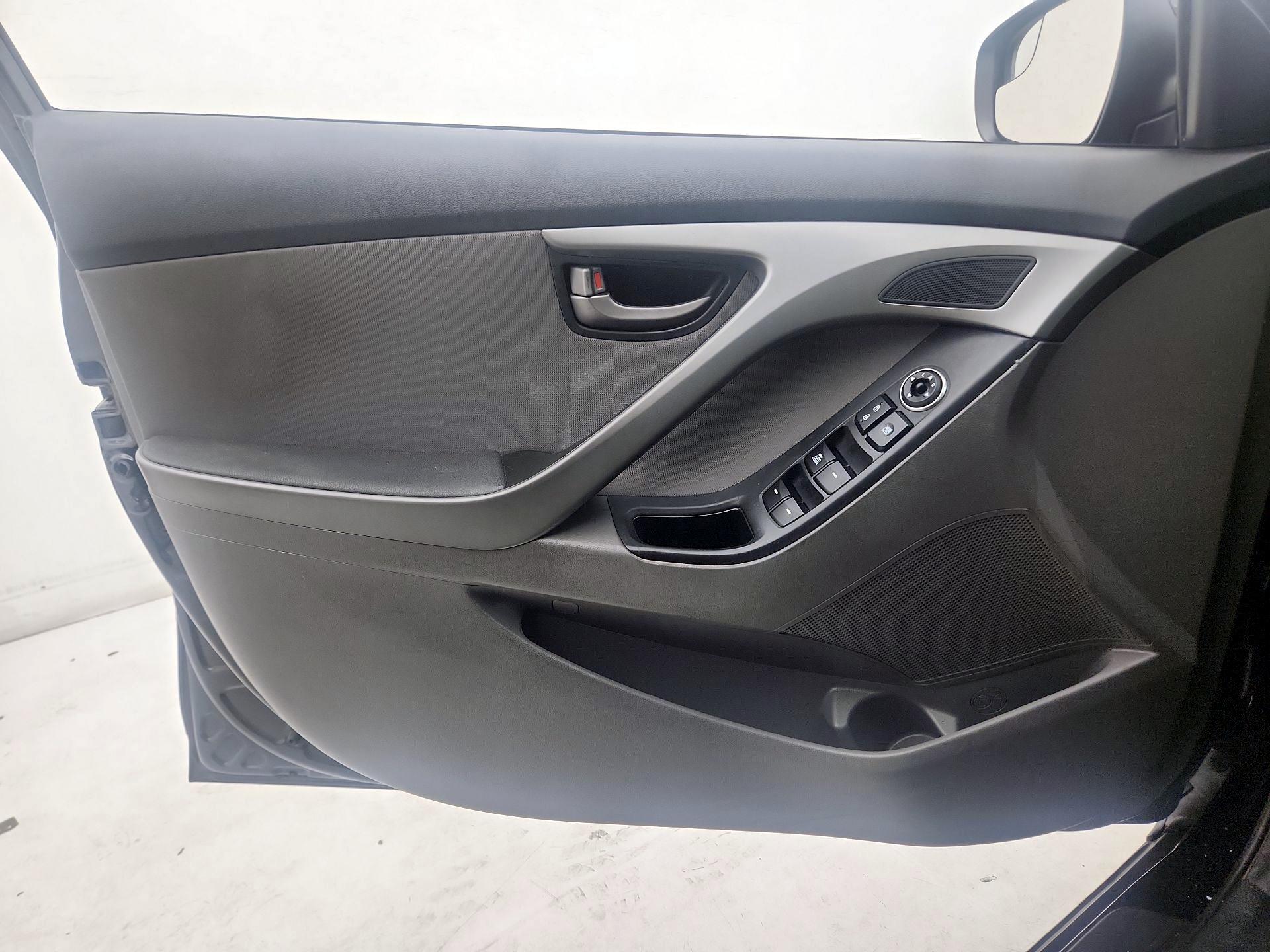 Thumbnail: 2014 Hyundai Elantra - 12