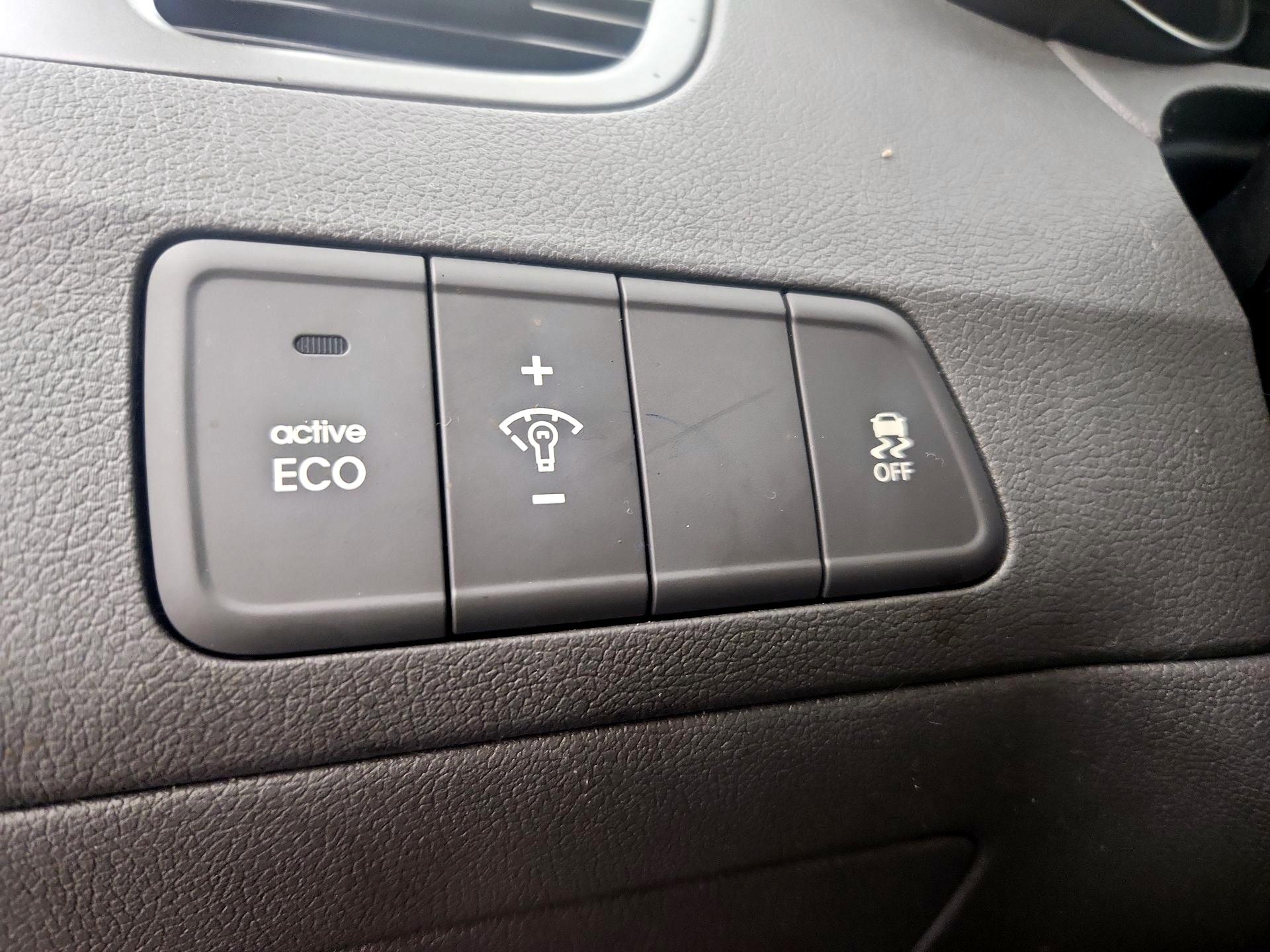 Thumbnail: 2014 Hyundai Elantra - 13