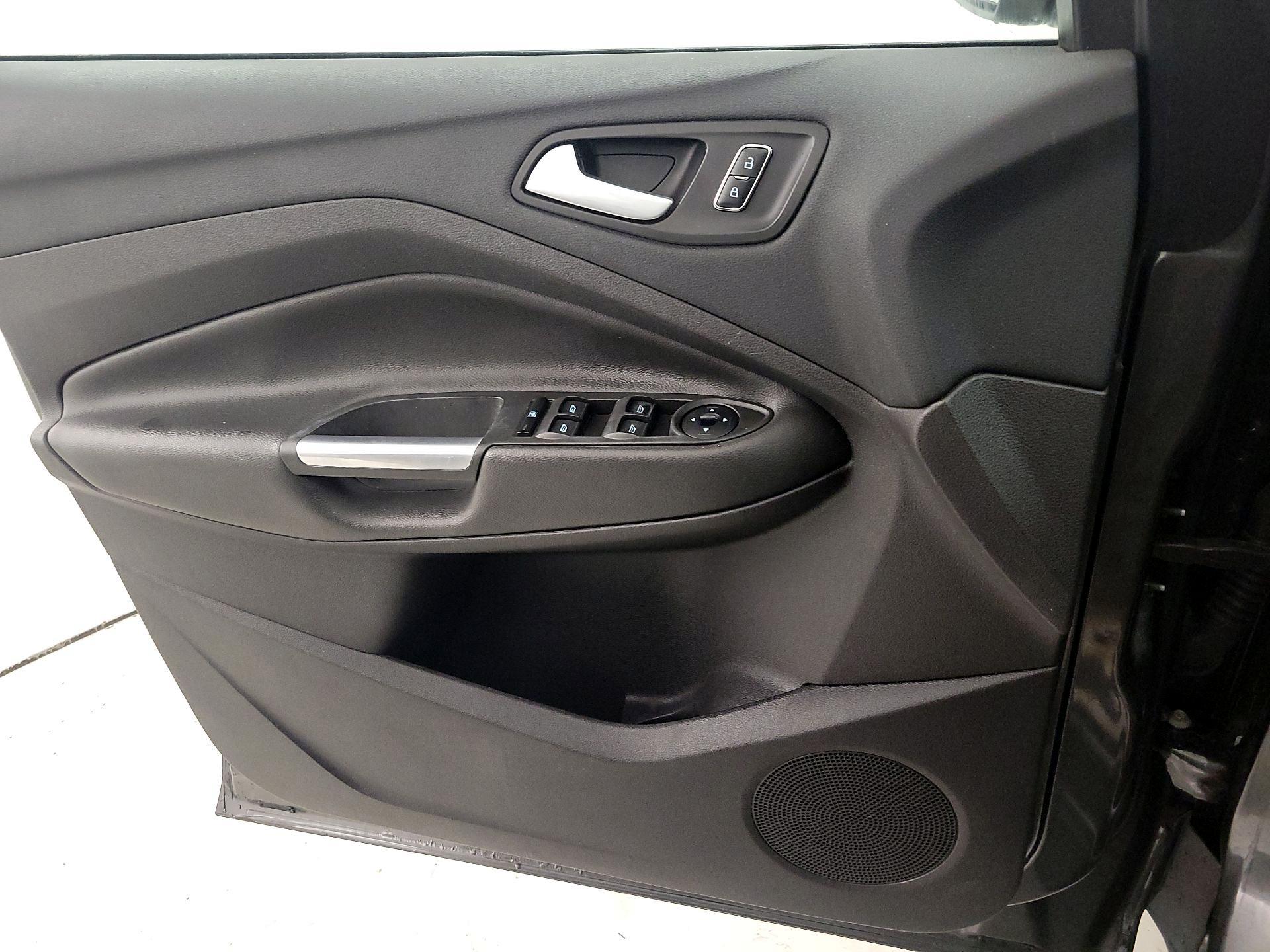 Thumbnail: 2016 Ford Escape - 10