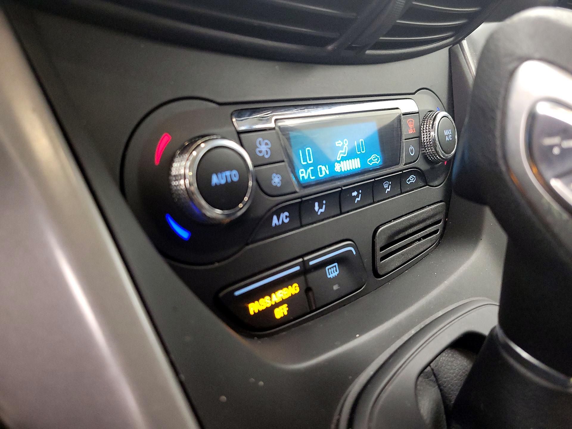 Thumbnail: 2016 Ford Escape - 14