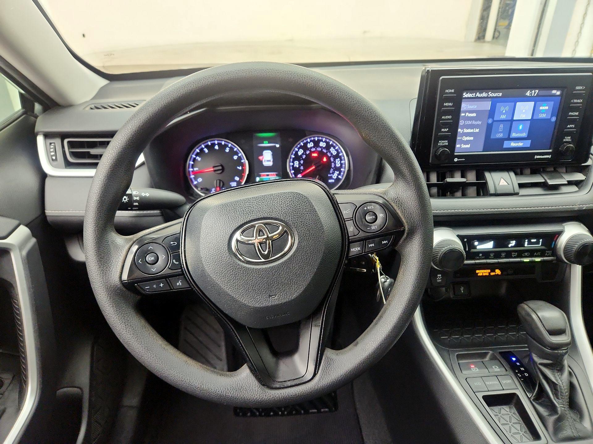 Thumbnail: 2020 Toyota RAV4 - 10