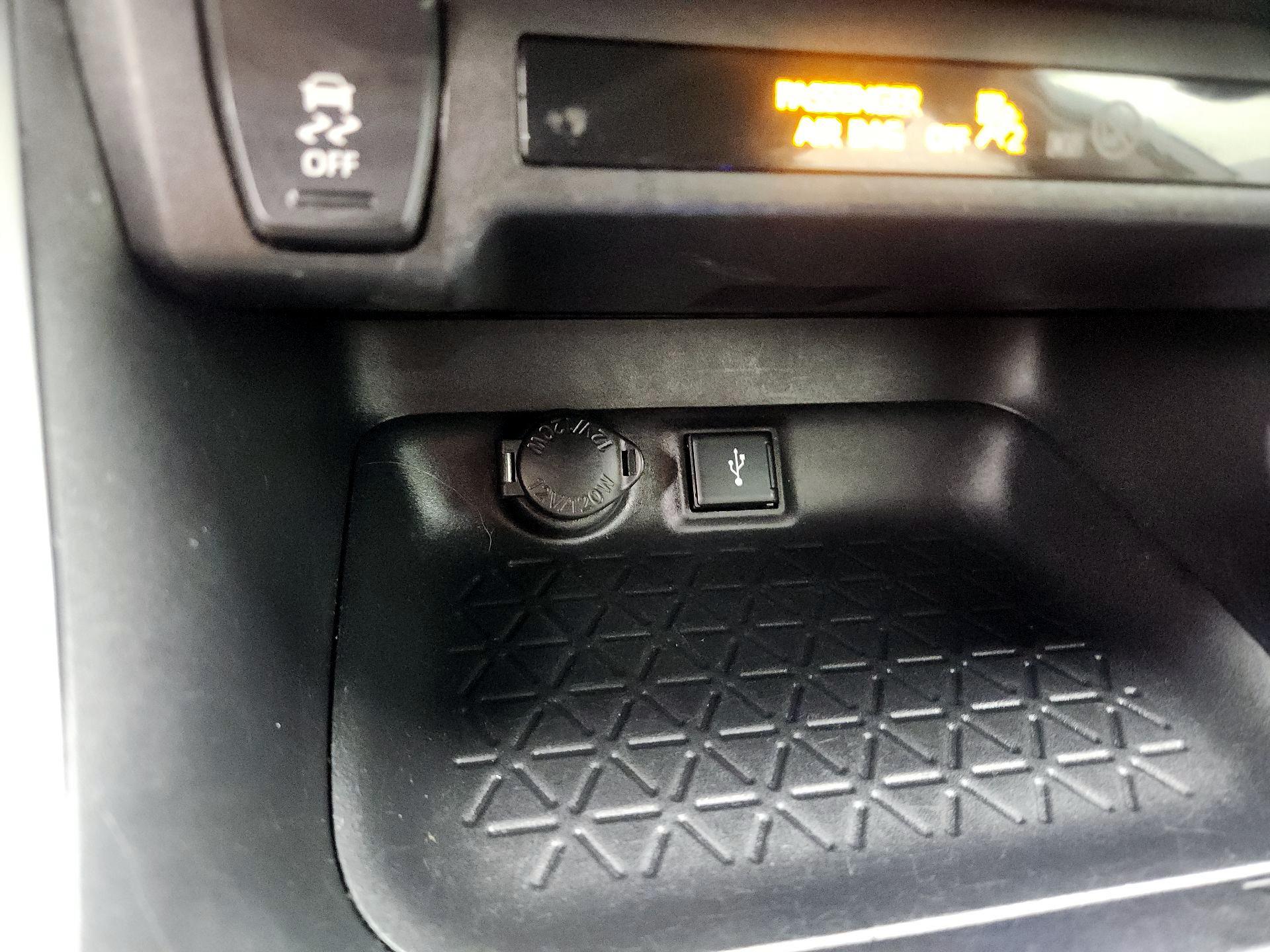 Thumbnail: 2020 Toyota RAV4 - 19