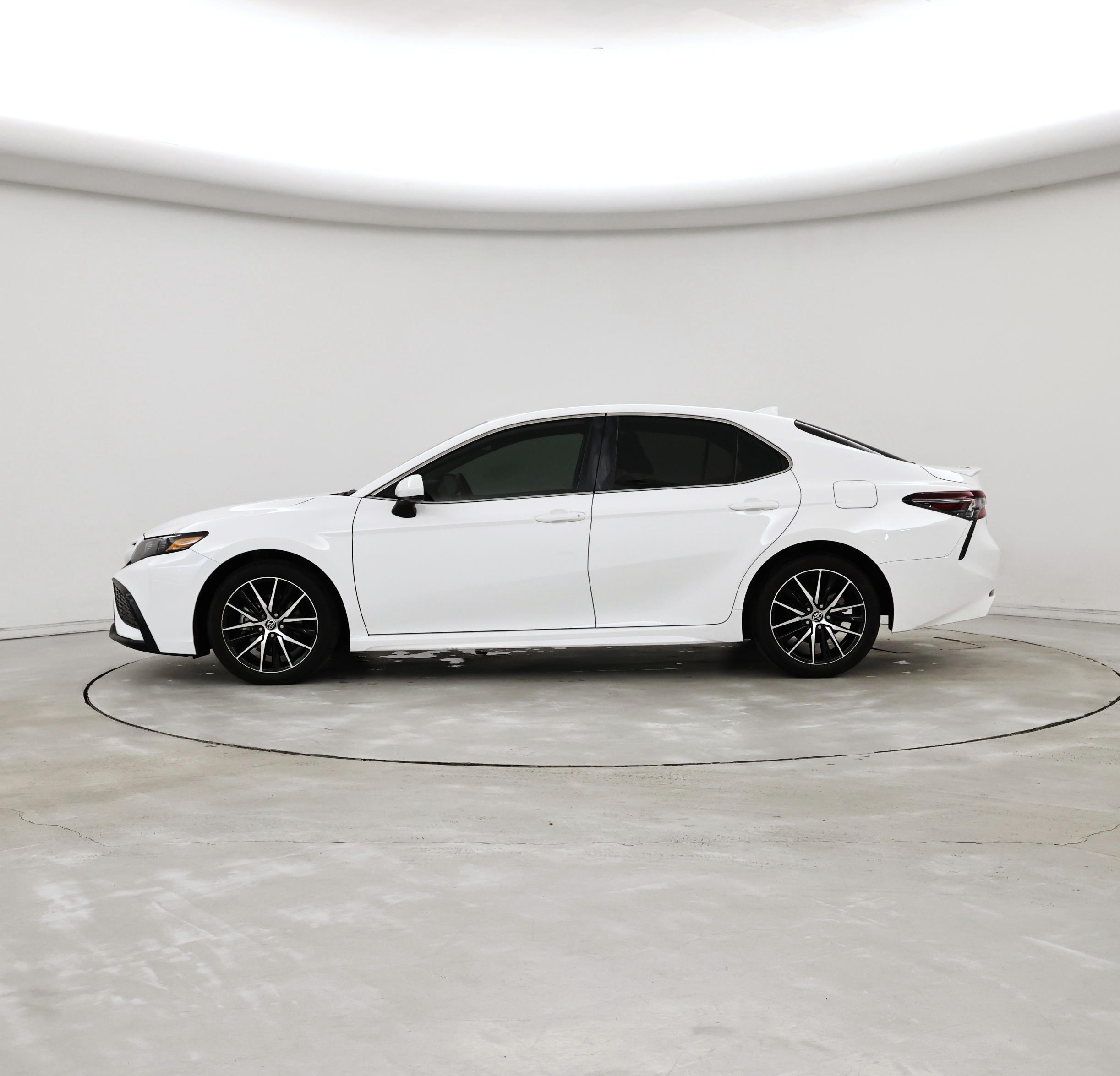 Thumbnail: 2021 Toyota Camry - 3
