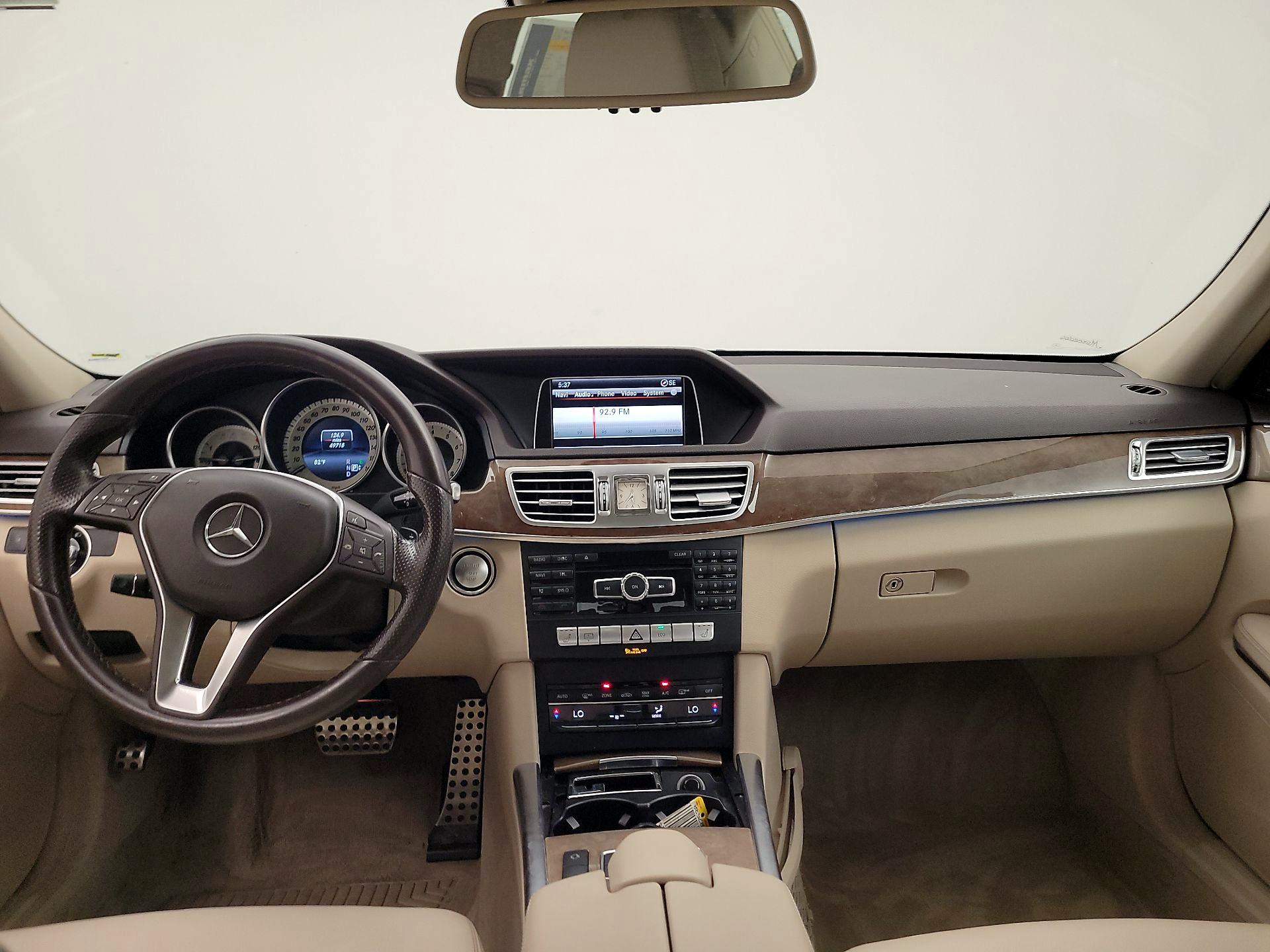 Thumbnail: 2015 Mercedes-Benz E-Class - 9