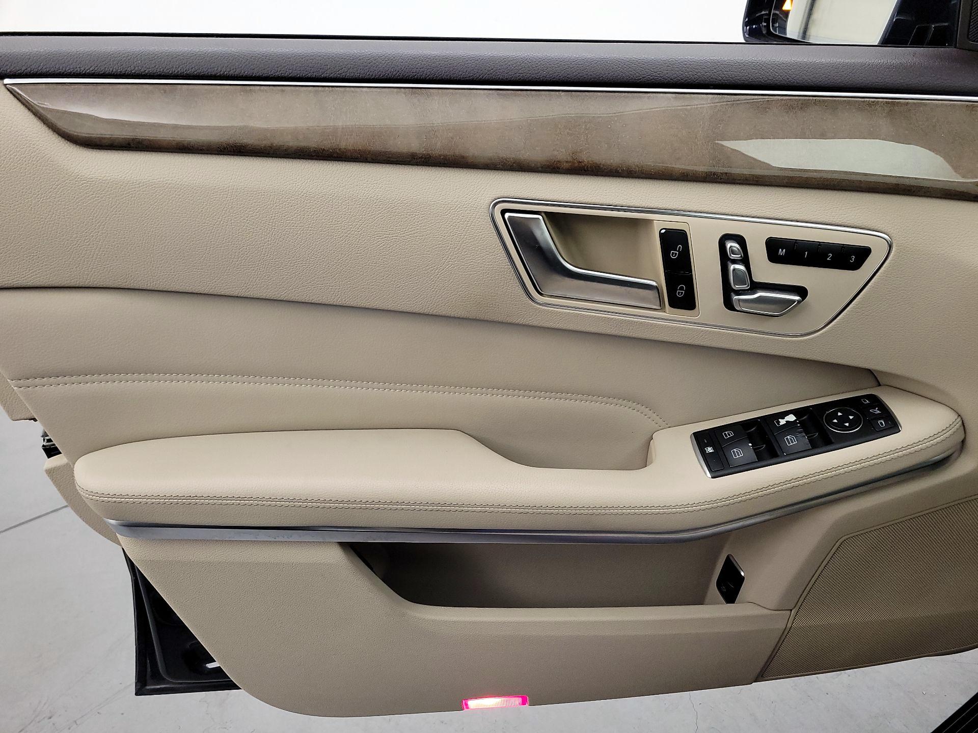 Thumbnail: 2015 Mercedes-Benz E-Class - 12