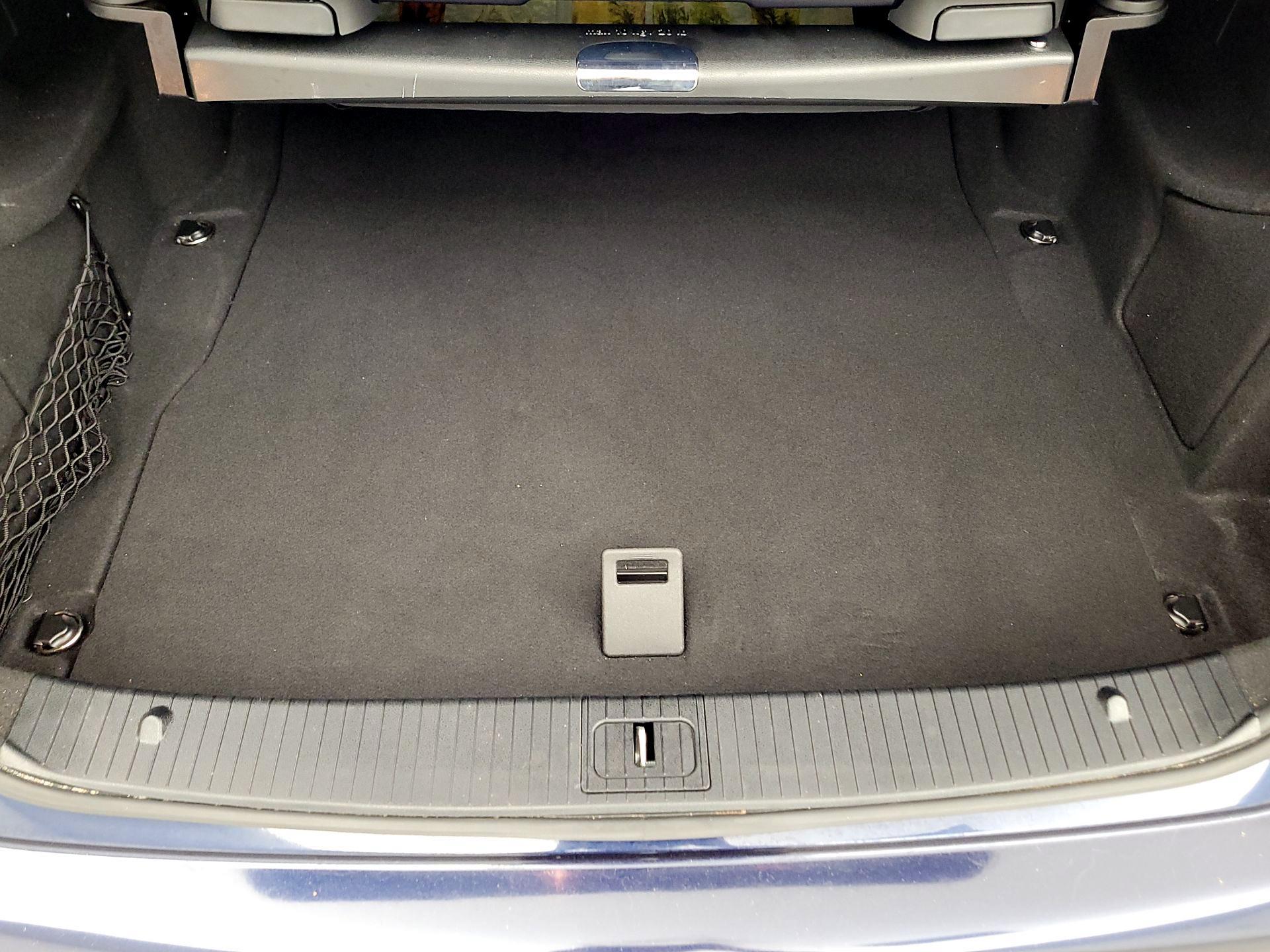 Thumbnail: 2015 Mercedes-Benz E-Class - 20