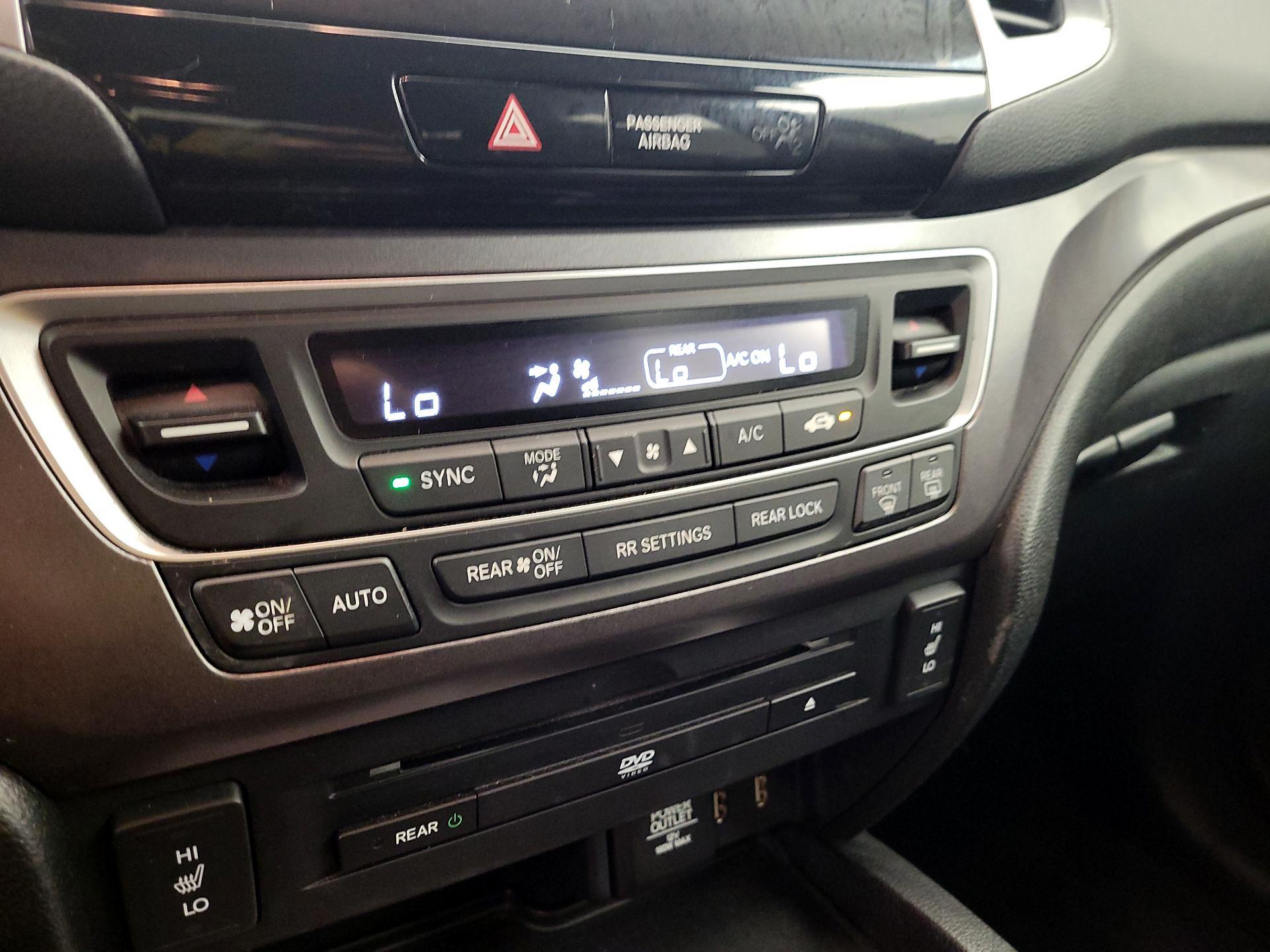 Thumbnail: 2016 Honda Pilot - 14
