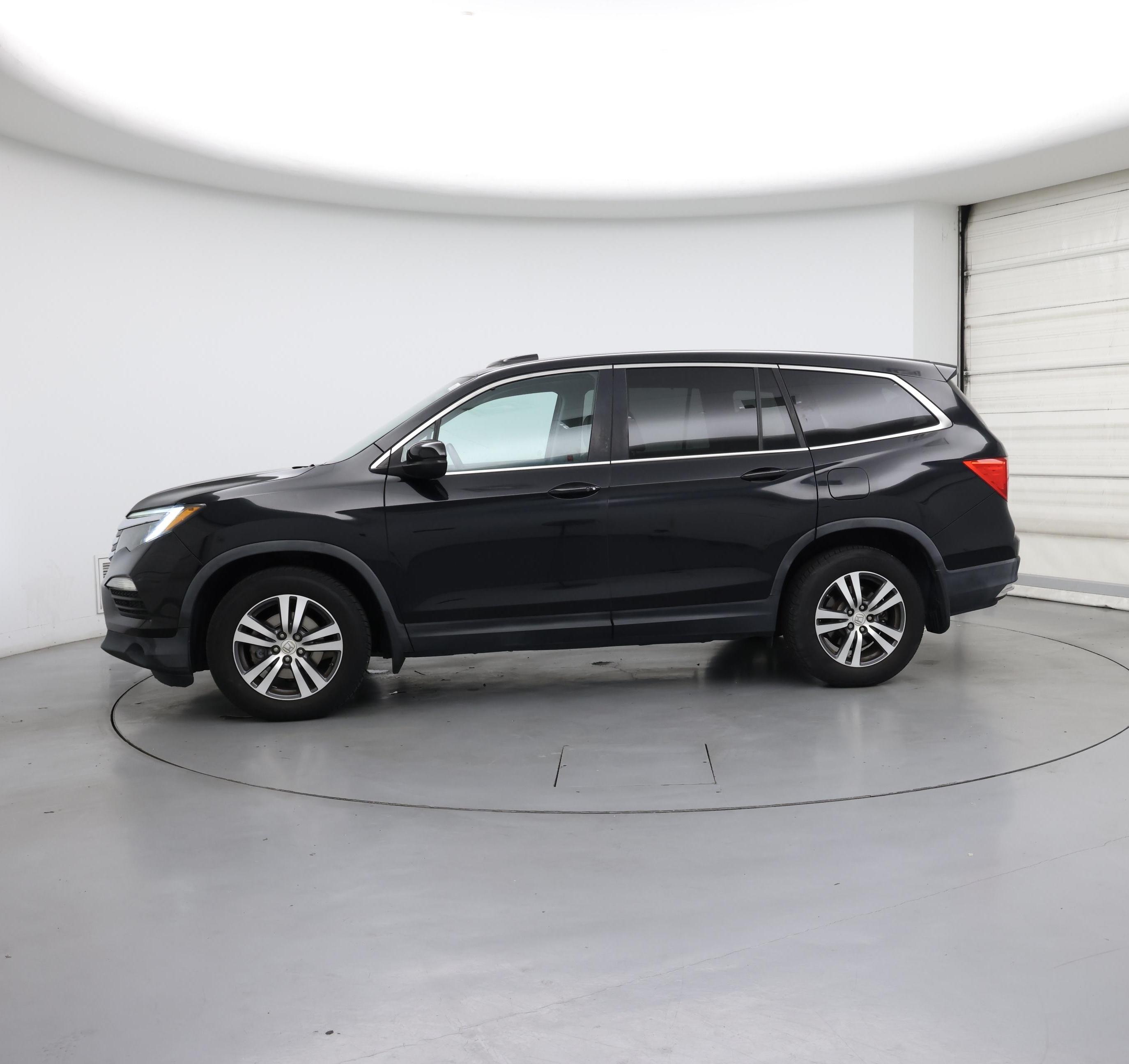 Thumbnail: 2016 Honda Pilot - 3