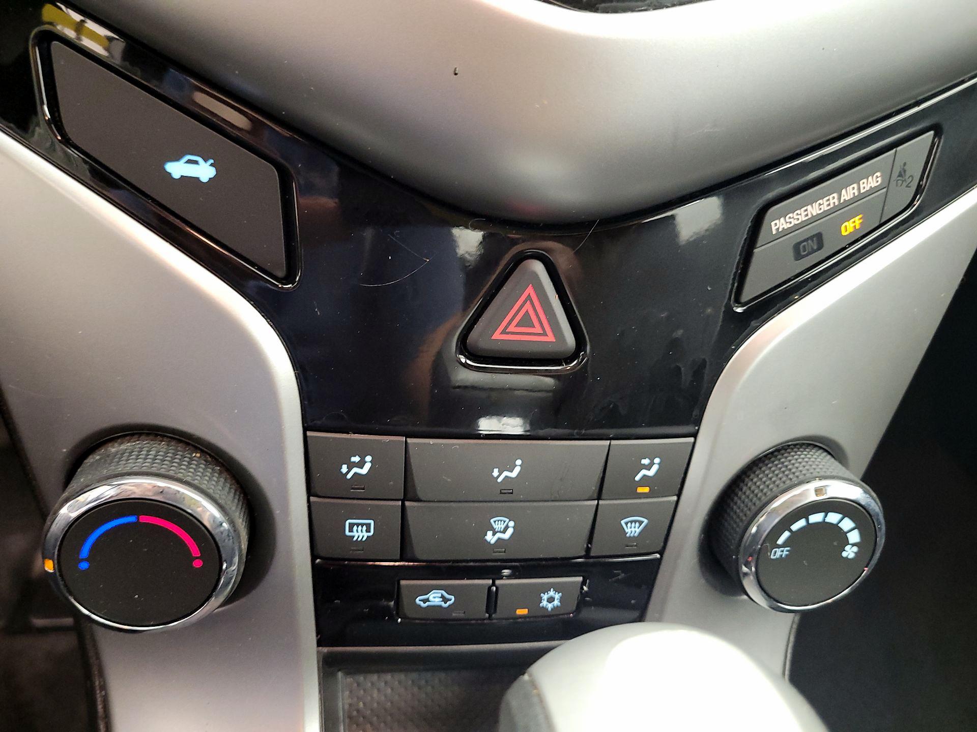 Thumbnail: 2015 Chevrolet Cruze - 14