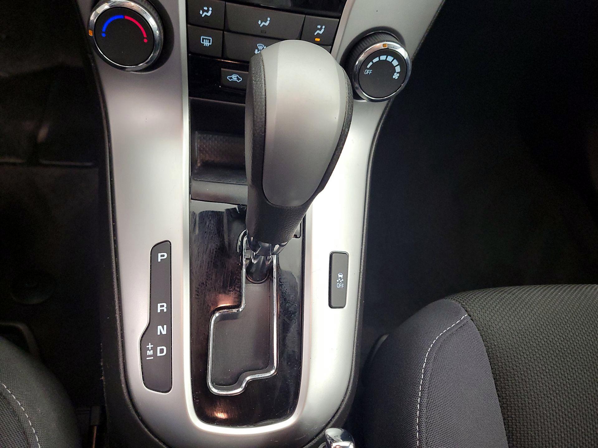 Thumbnail: 2015 Chevrolet Cruze - 15