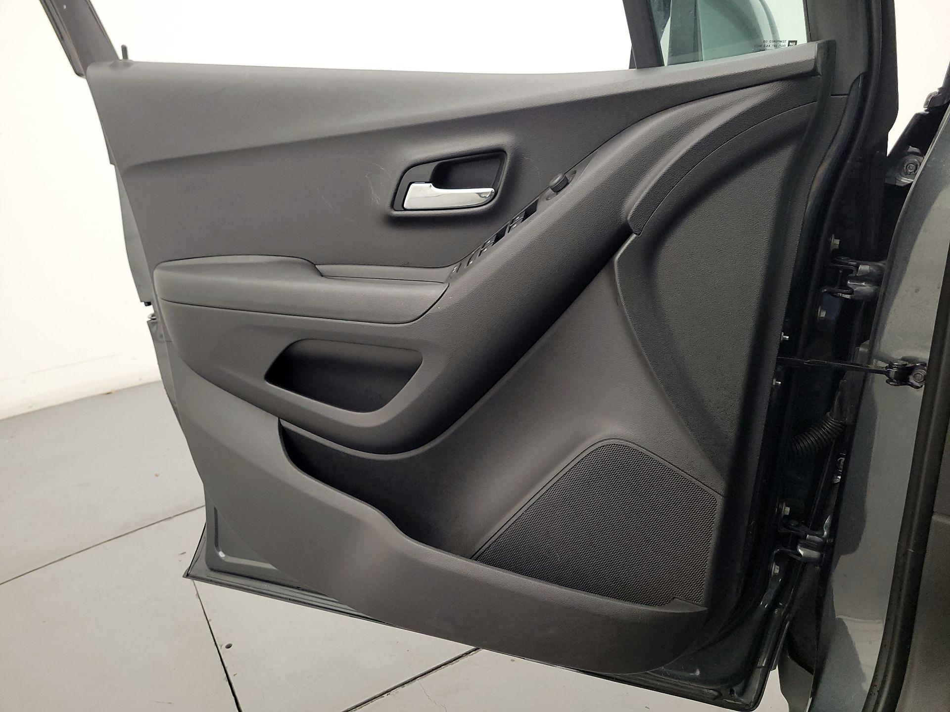 Thumbnail: 2019 Chevrolet Trax - 12