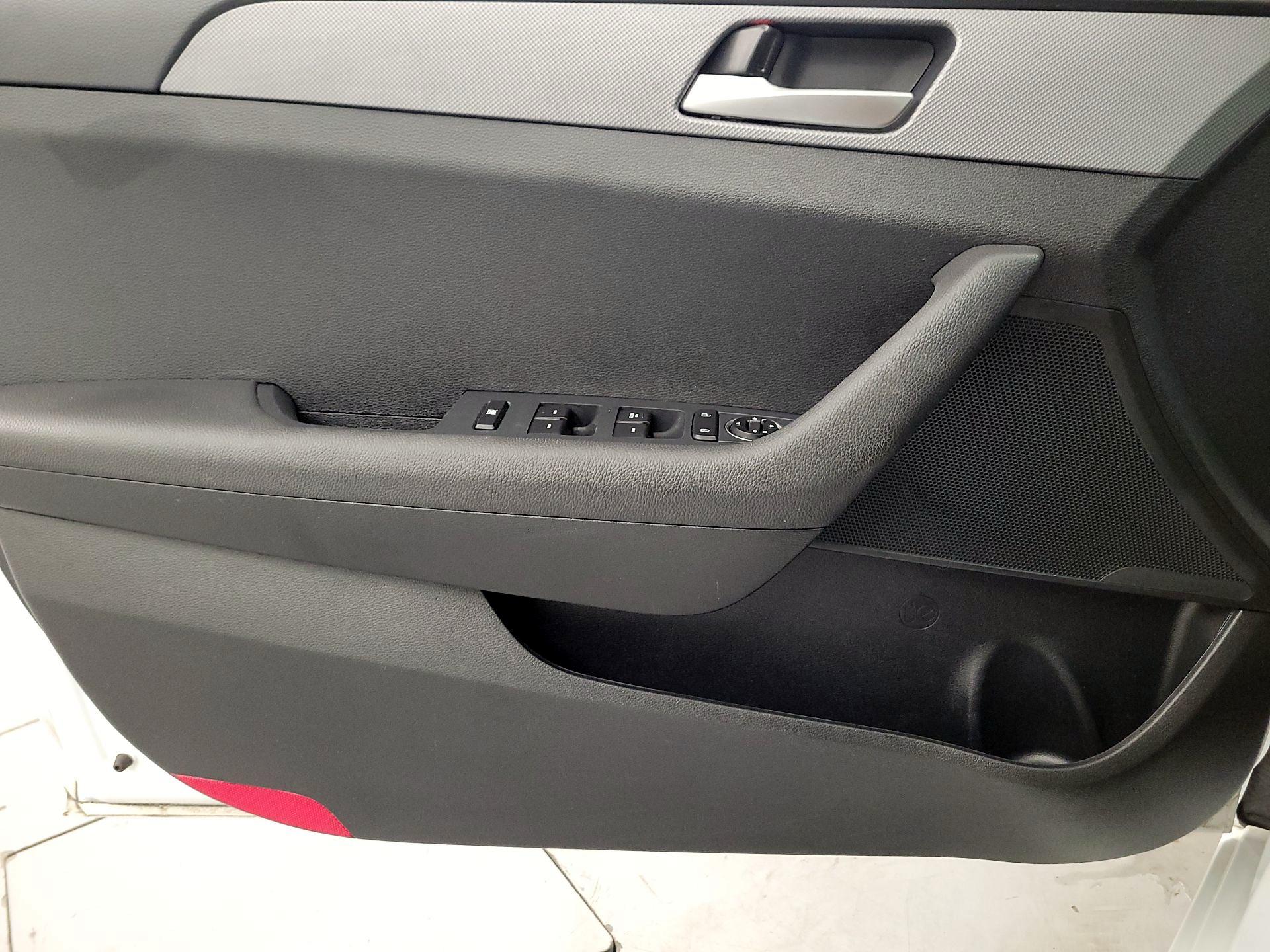 Thumbnail: 2019 Hyundai Sonata - 12