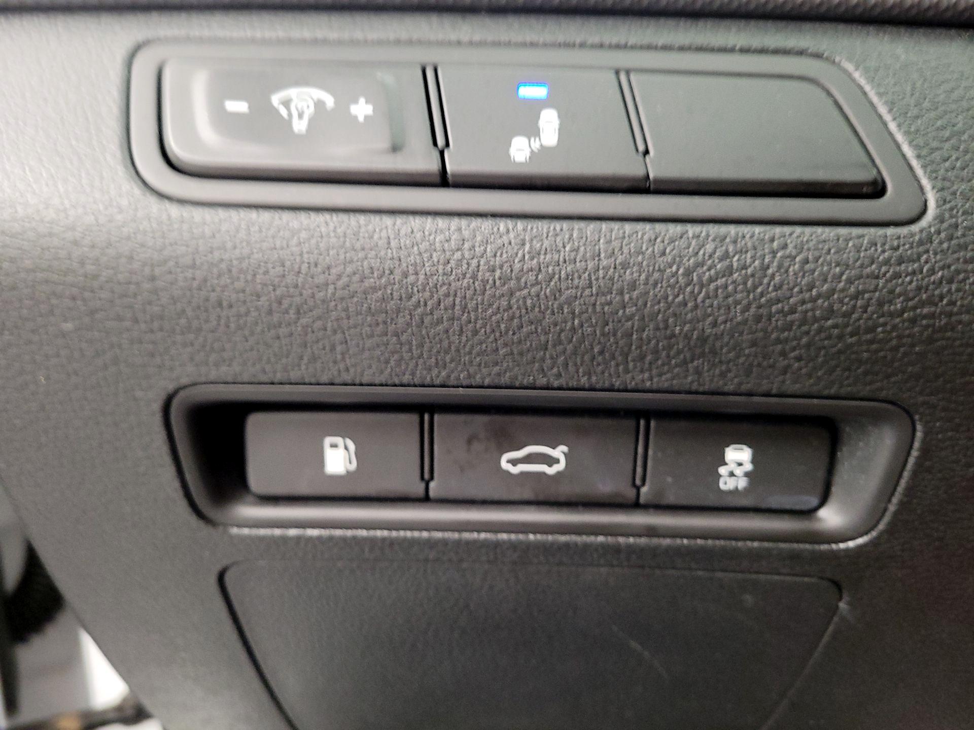 Thumbnail: 2019 Hyundai Sonata - 13