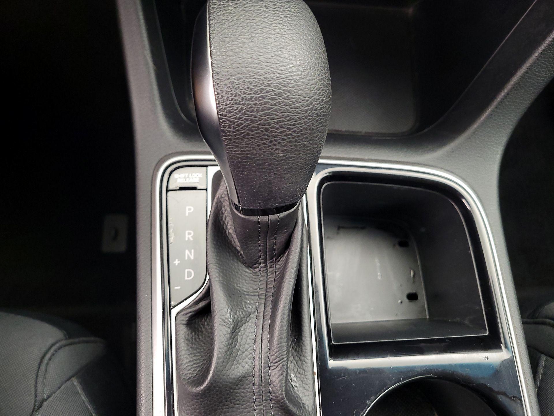Thumbnail: 2019 Hyundai Sonata - 17