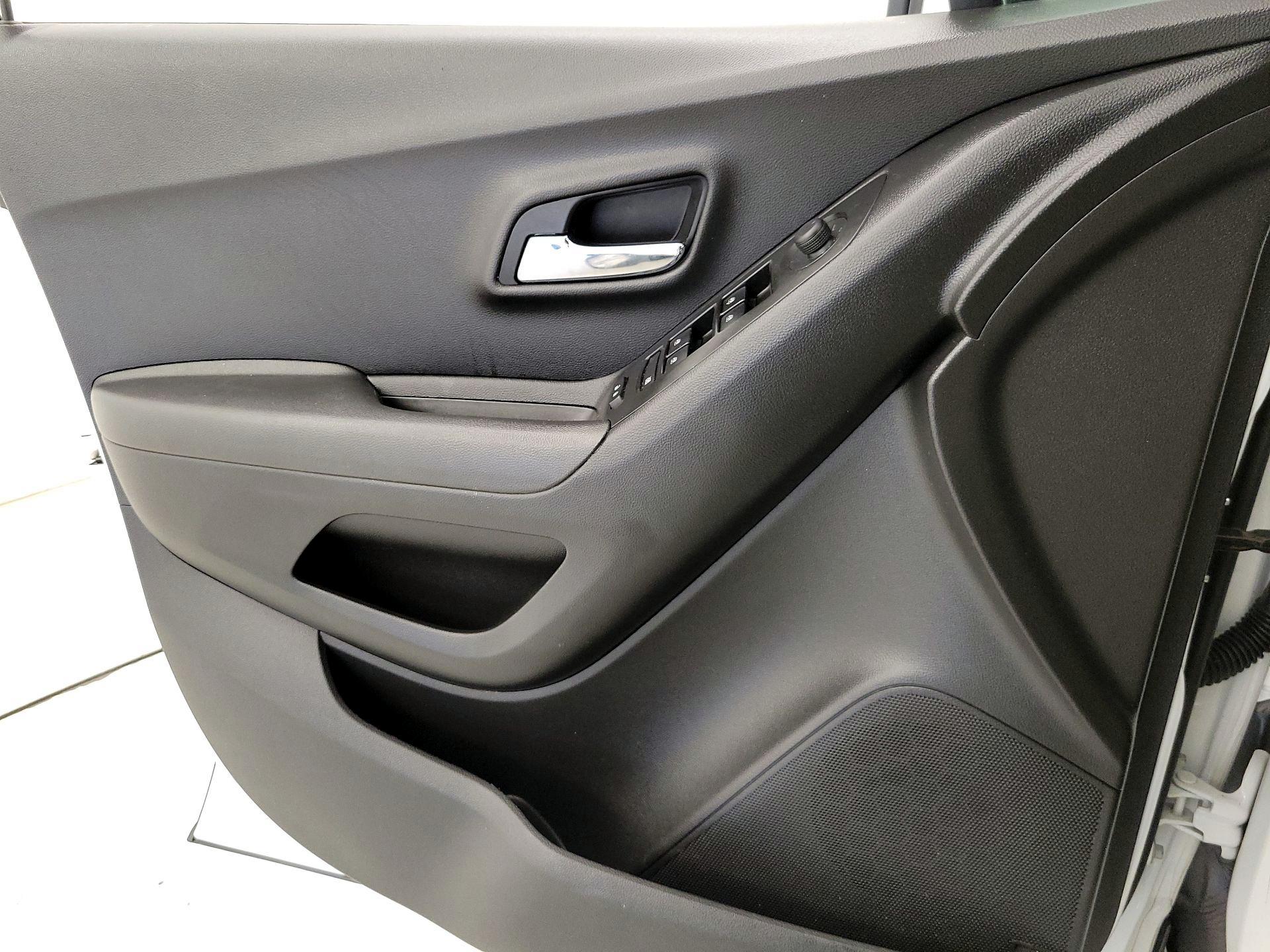 Thumbnail: 2019 Chevrolet Trax - 12