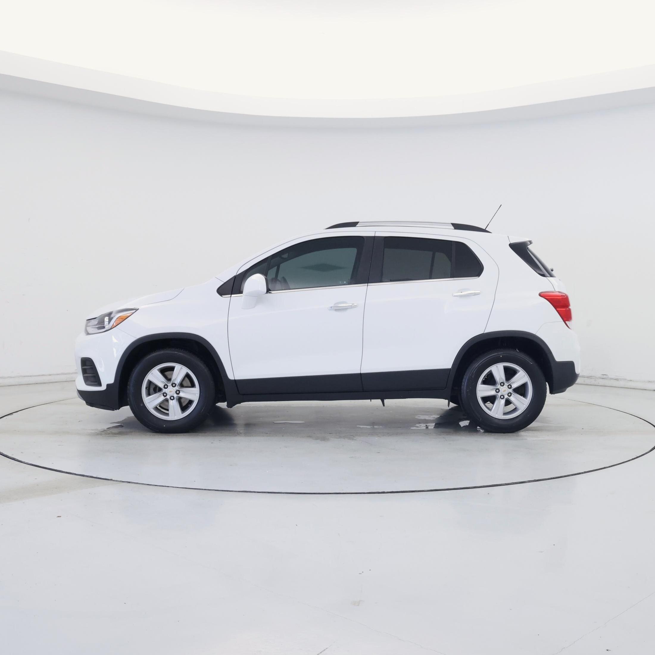 Thumbnail: 2019 Chevrolet Trax - 3