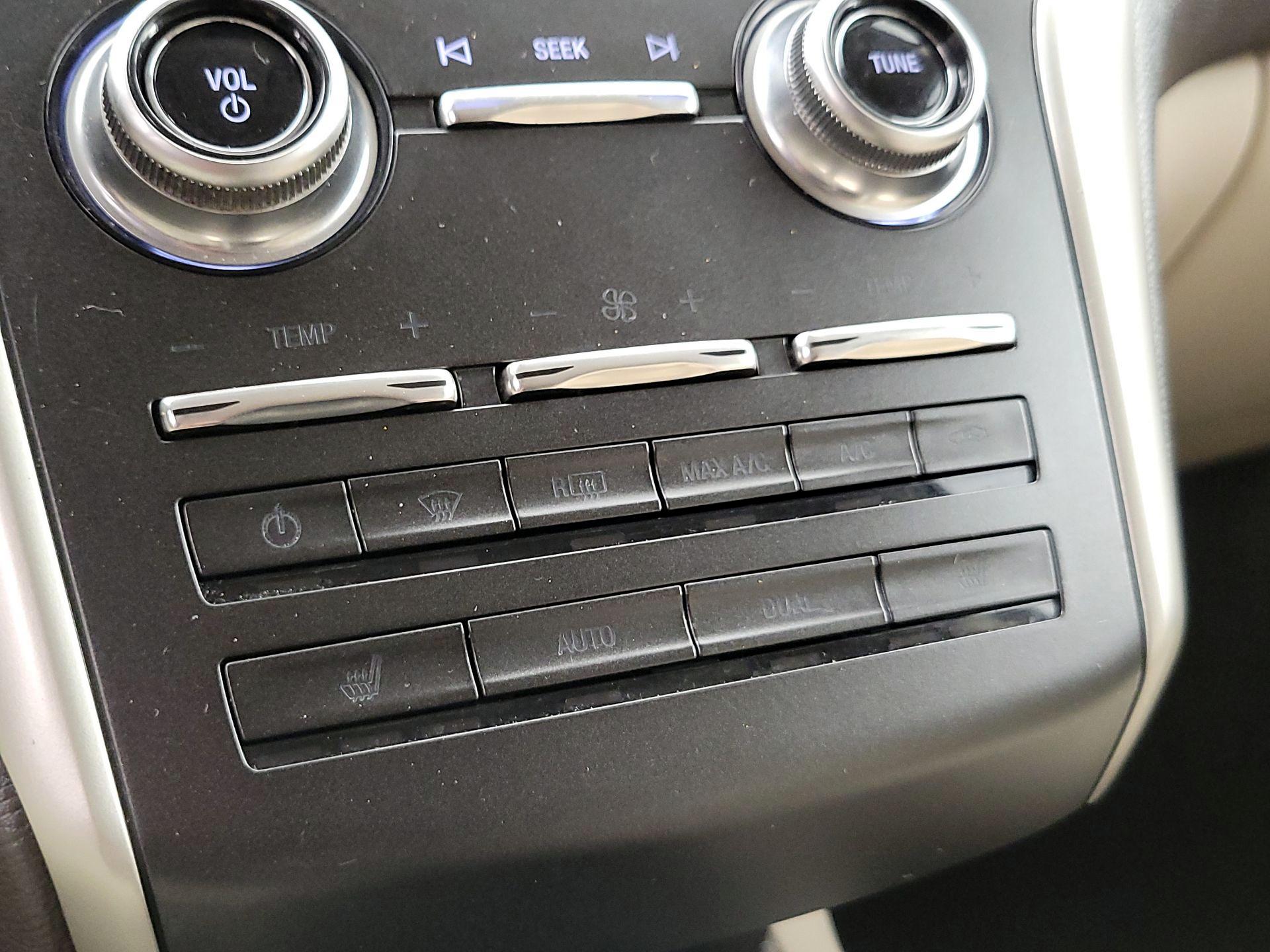 Thumbnail: 2018 Lincoln MKC - 16