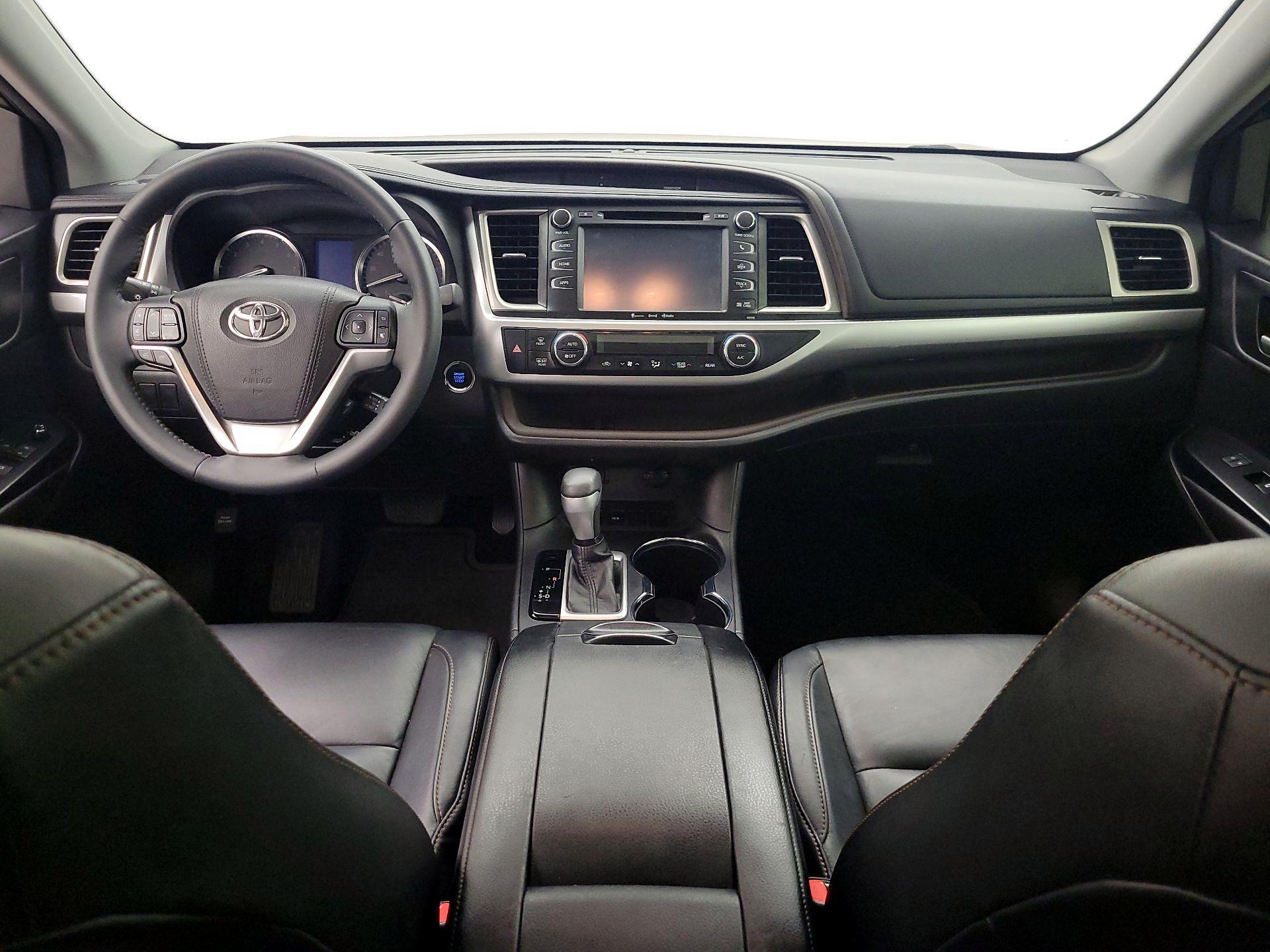 Thumbnail: 2016 Toyota Highlander - 9