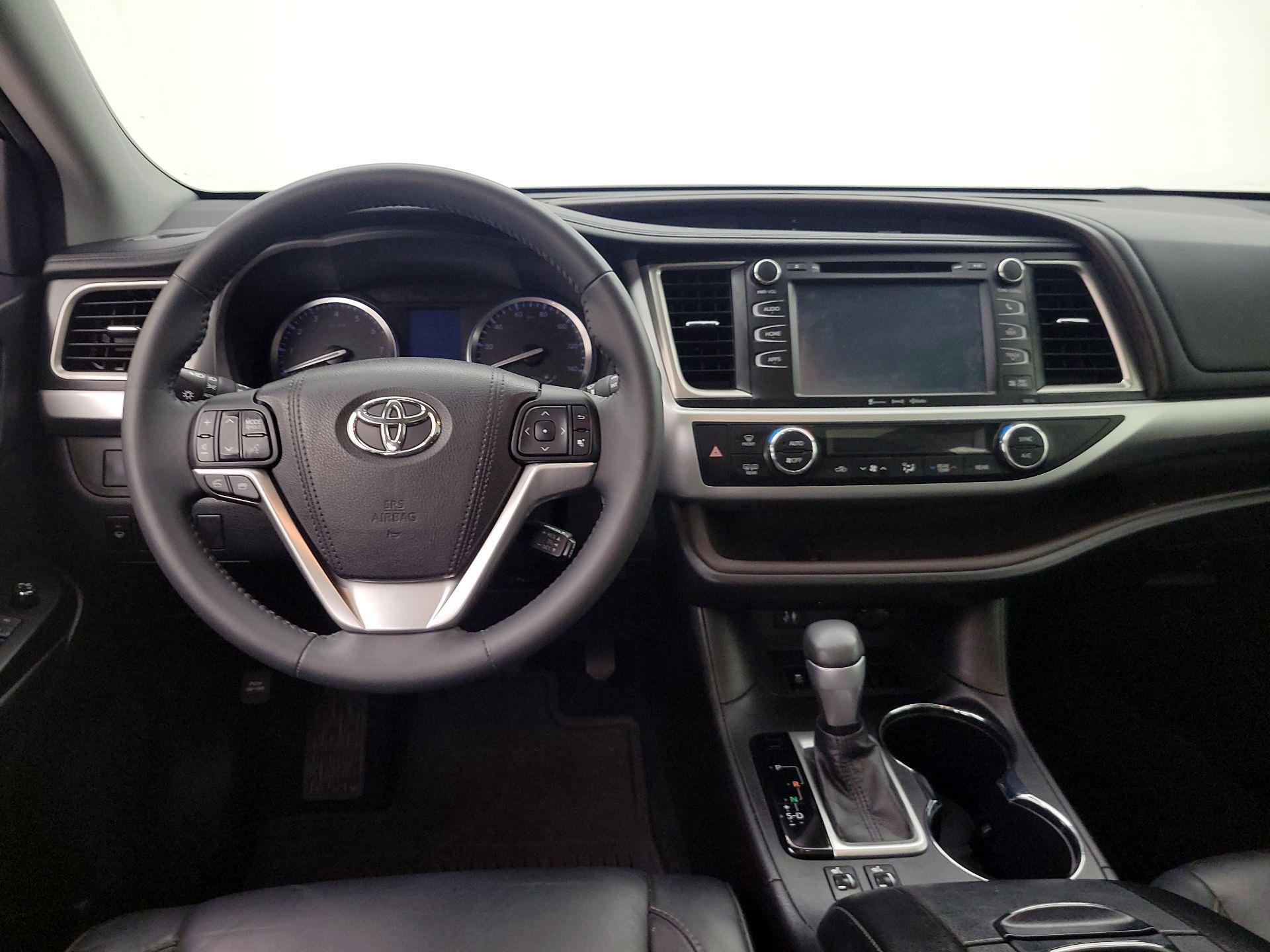 Thumbnail: 2016 Toyota Highlander - 10