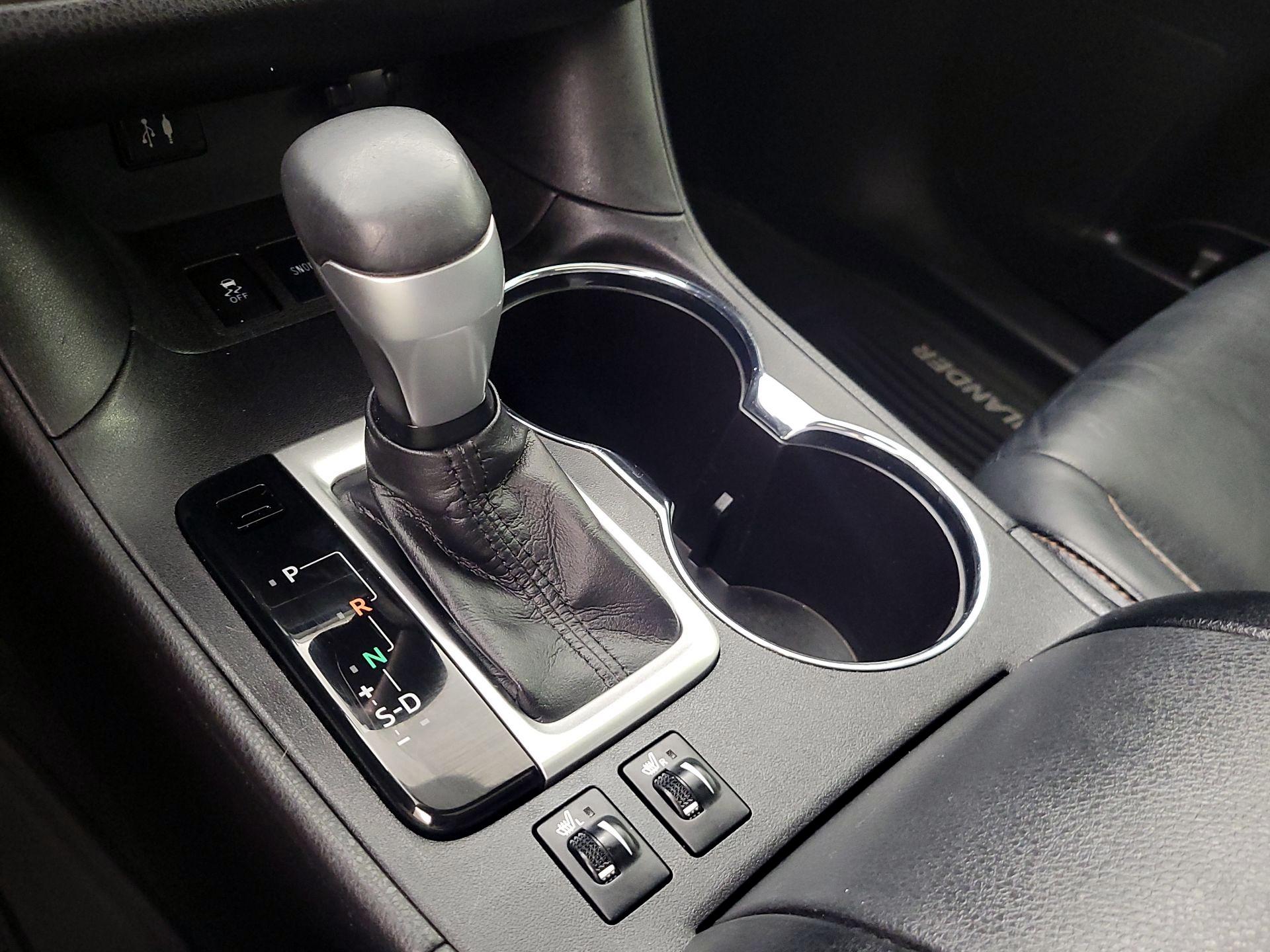 Thumbnail: 2016 Toyota Highlander - 18