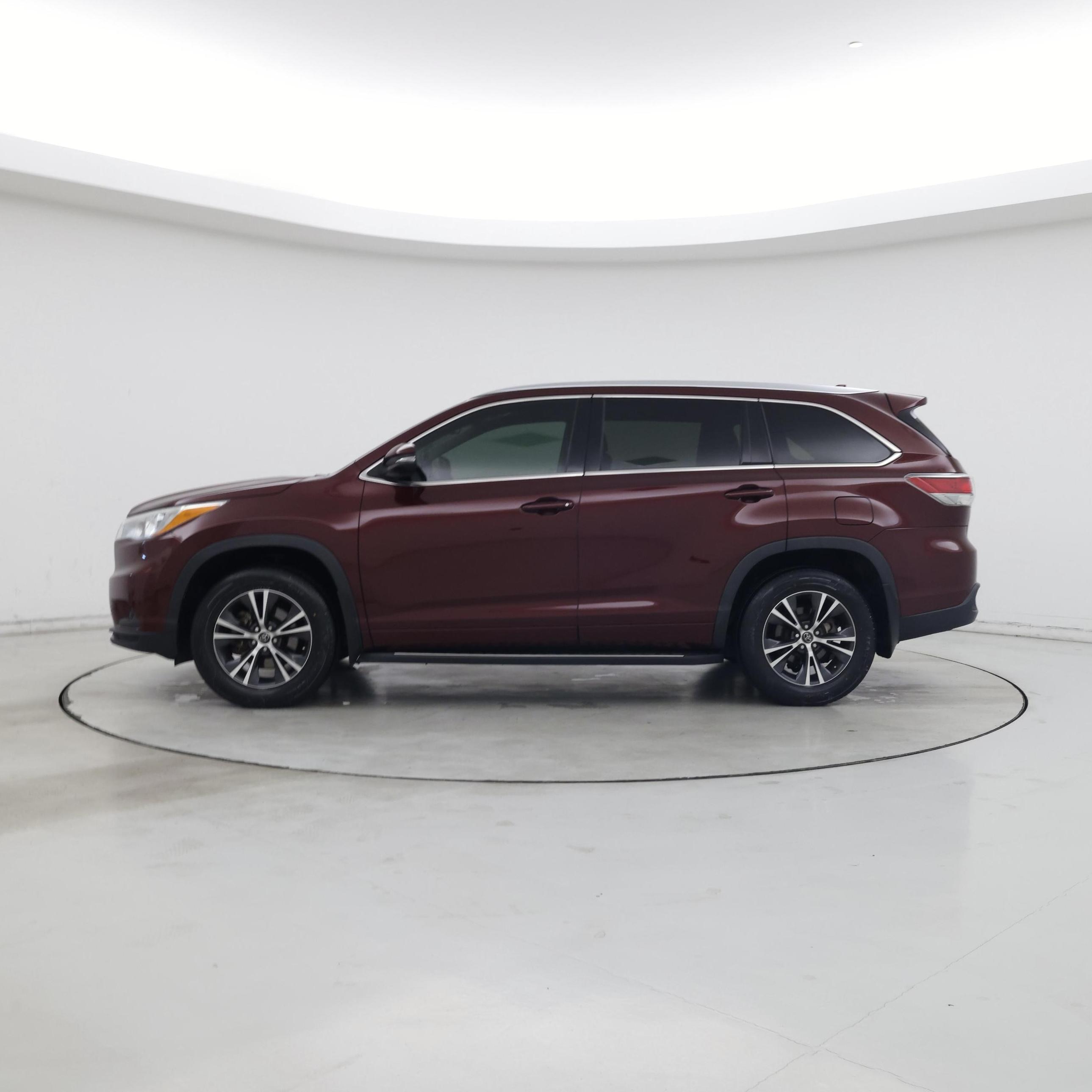 Thumbnail: 2016 Toyota Highlander - 3
