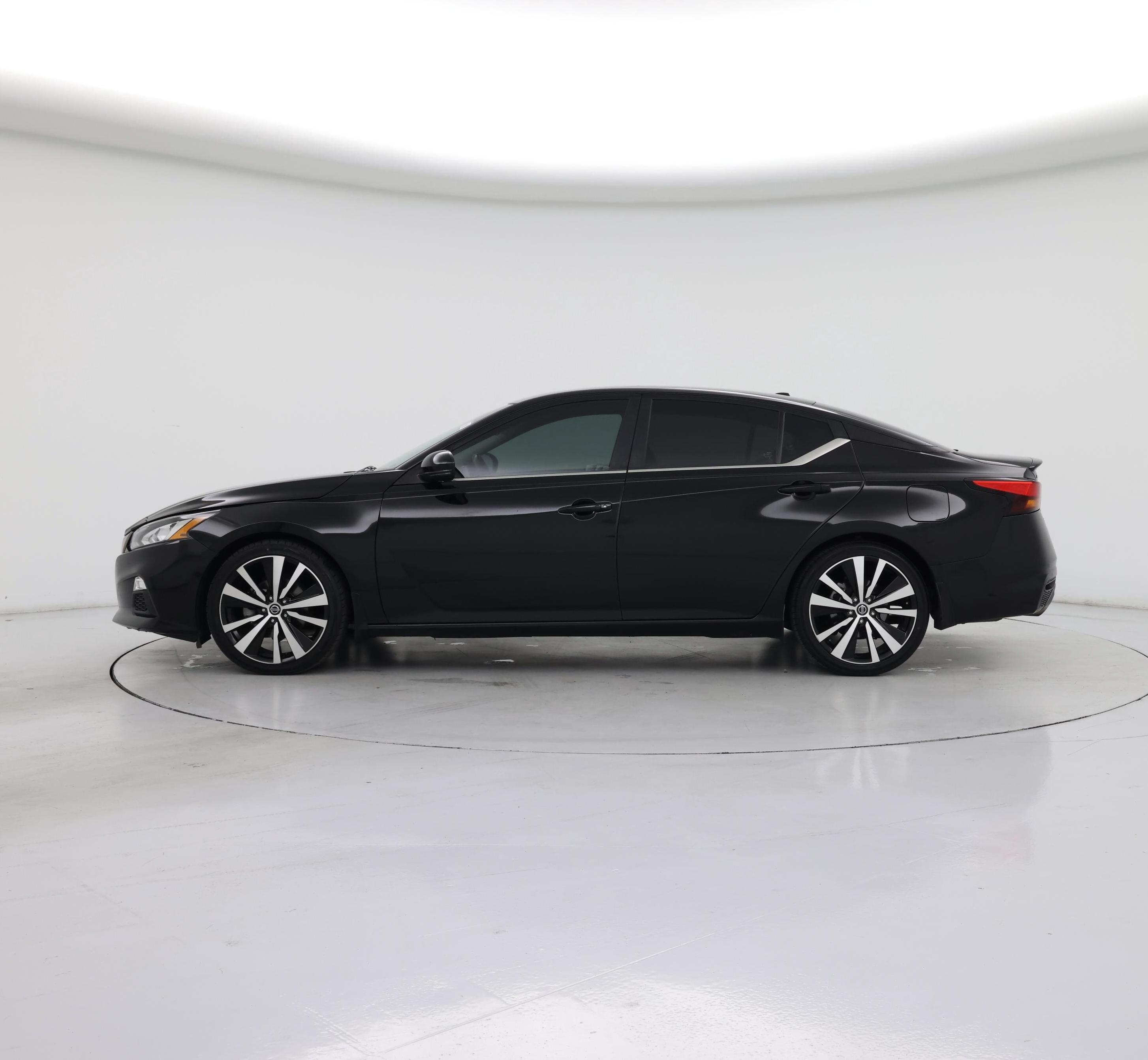 Thumbnail: 2020 Nissan Altima - 3