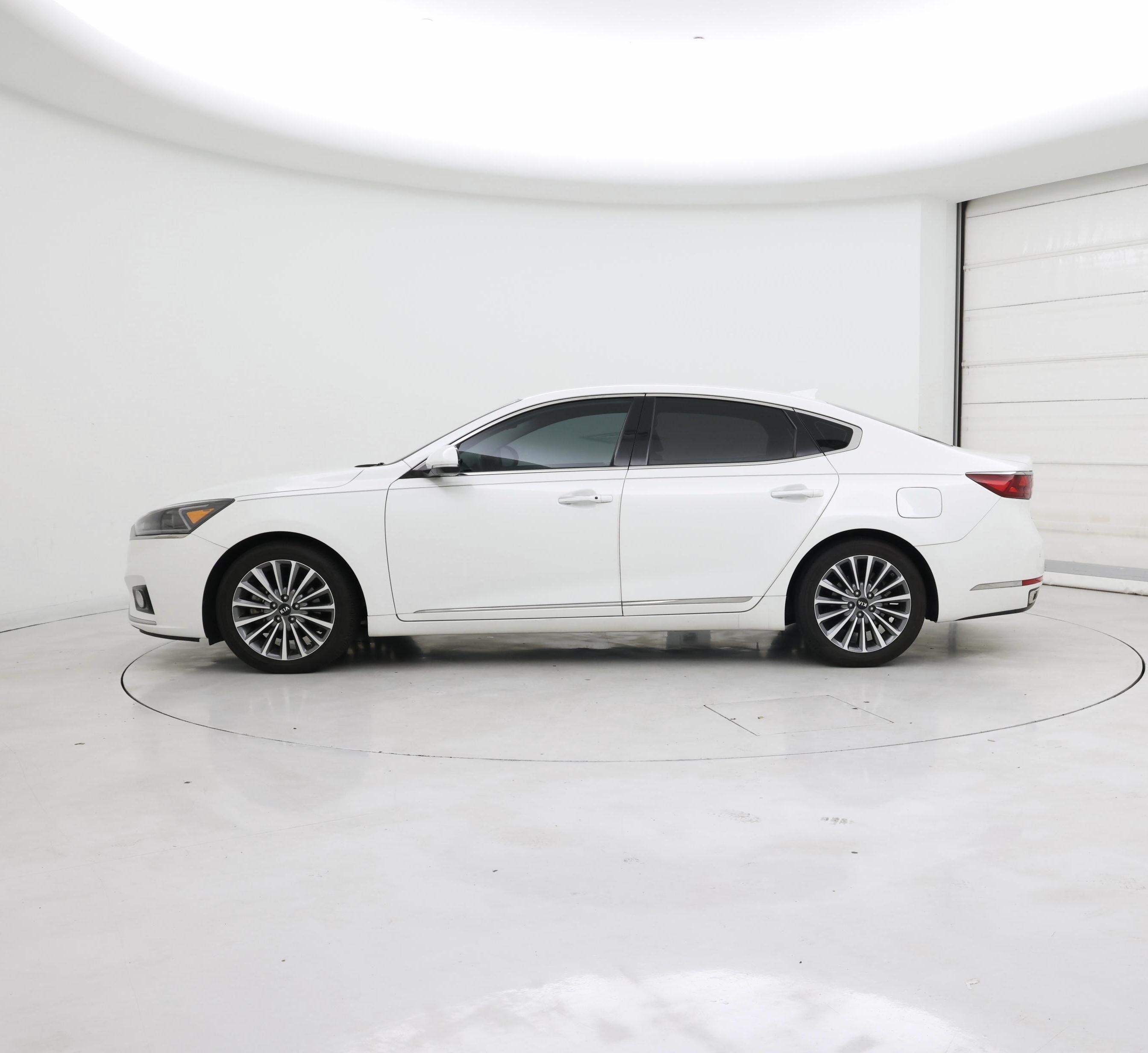Thumbnail: 2019 Kia Cadenza - 3