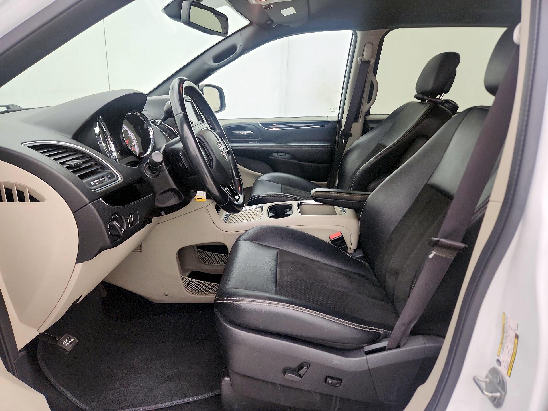 Thumbnail: 2019 Dodge Grand Caravan - 11