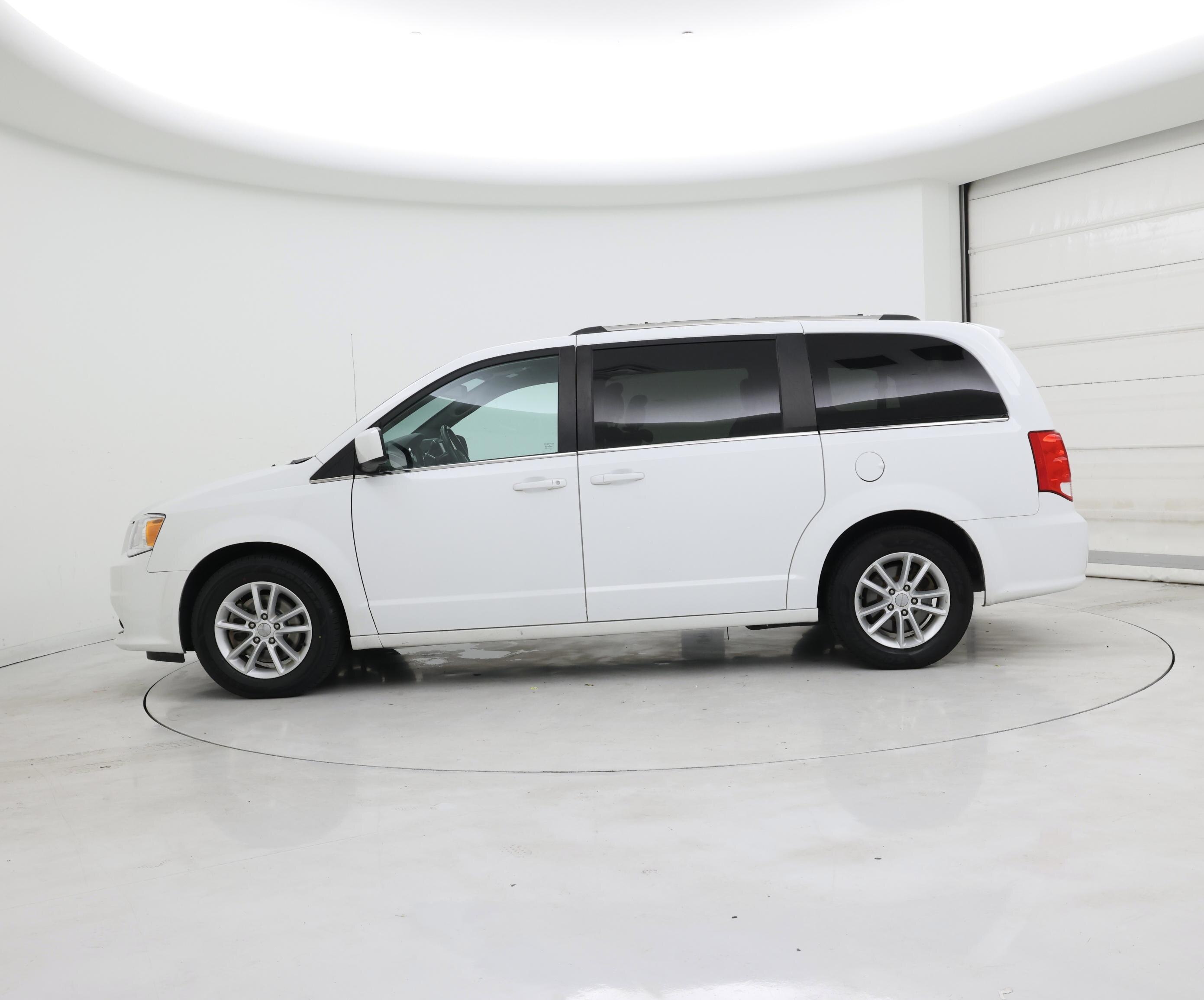 Thumbnail: 2019 Dodge Grand Caravan - 3