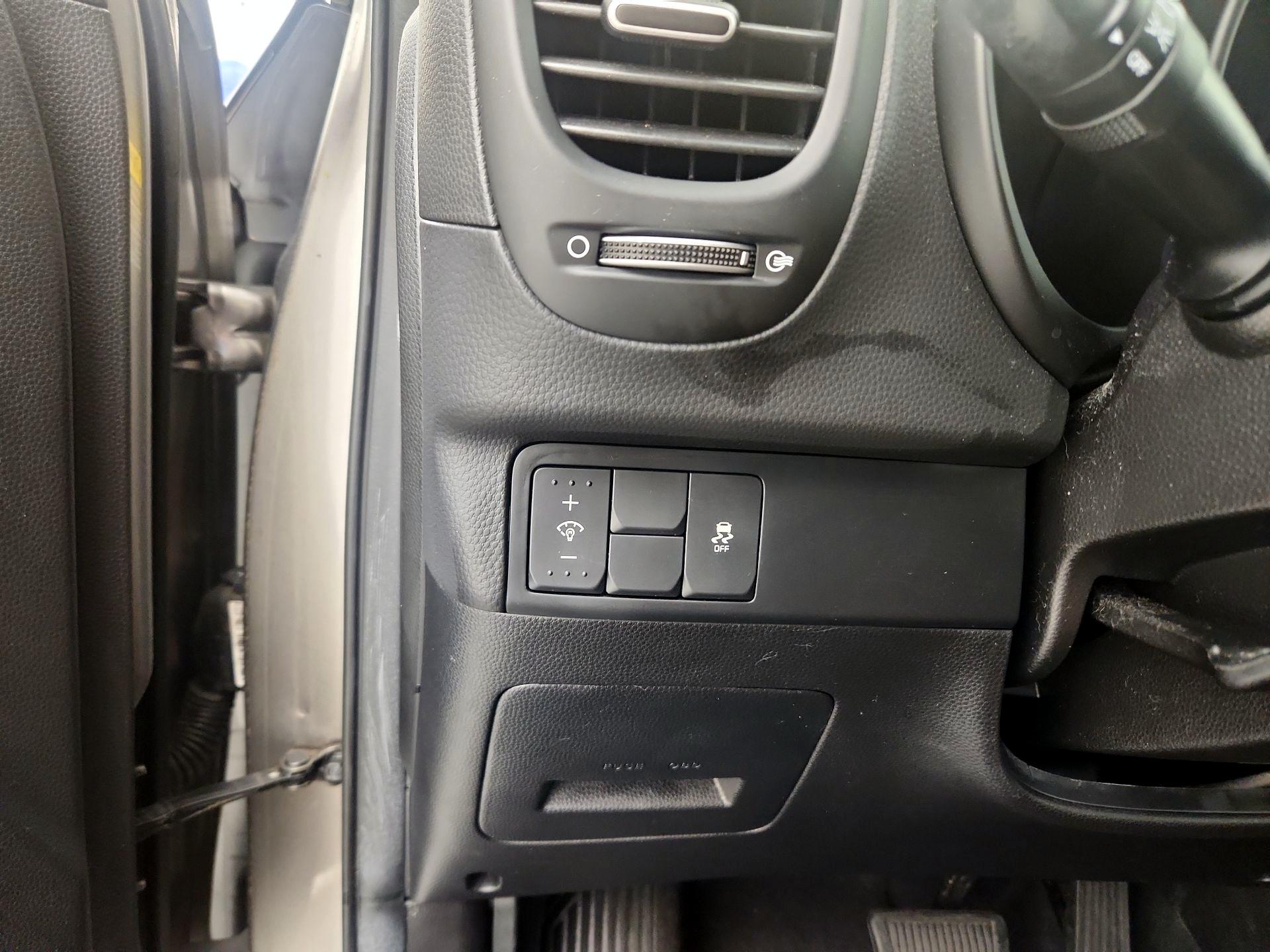 Thumbnail: 2018 Kia Soul - 13