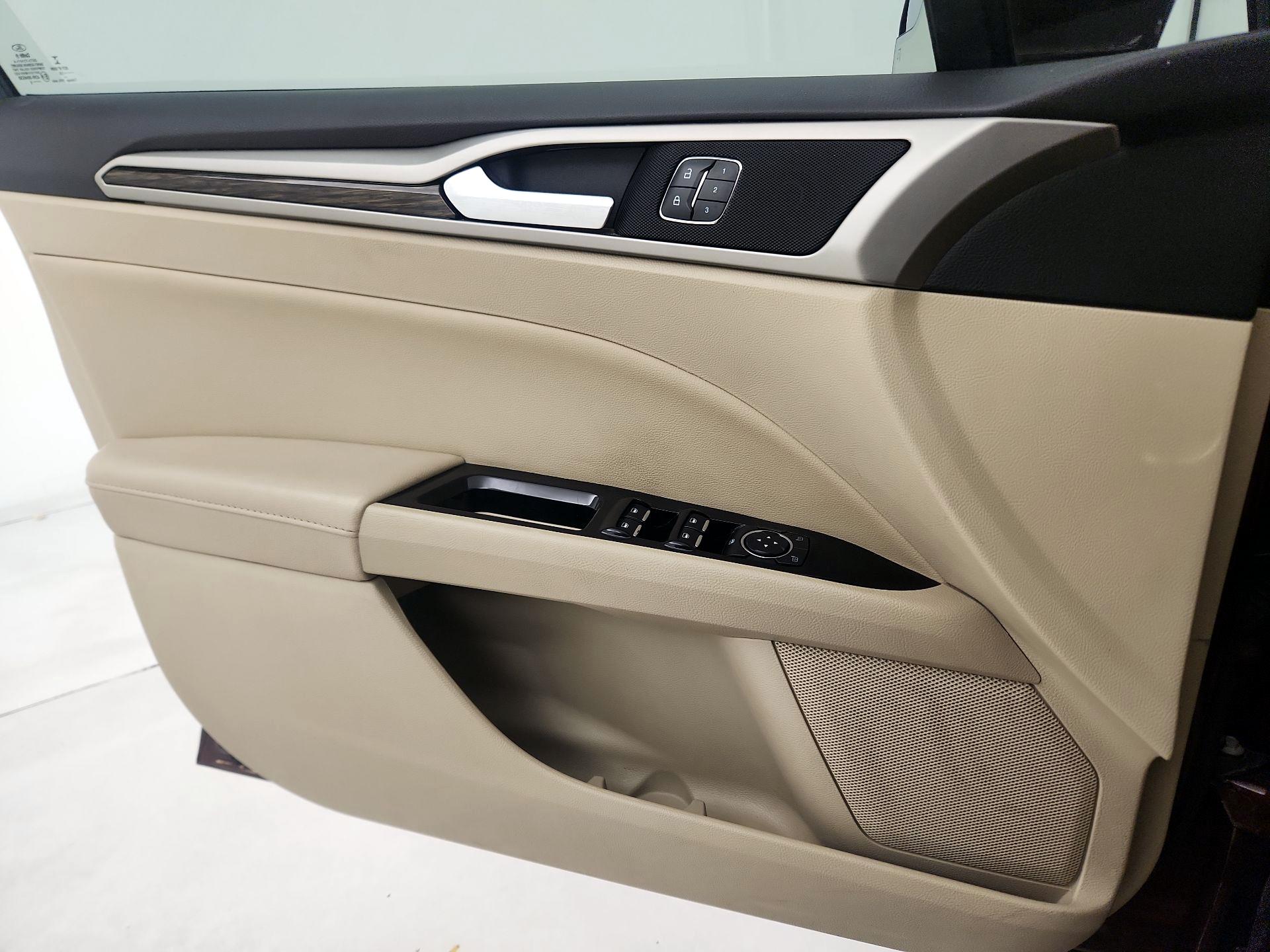 Thumbnail: 2016 Ford Fusion - 12