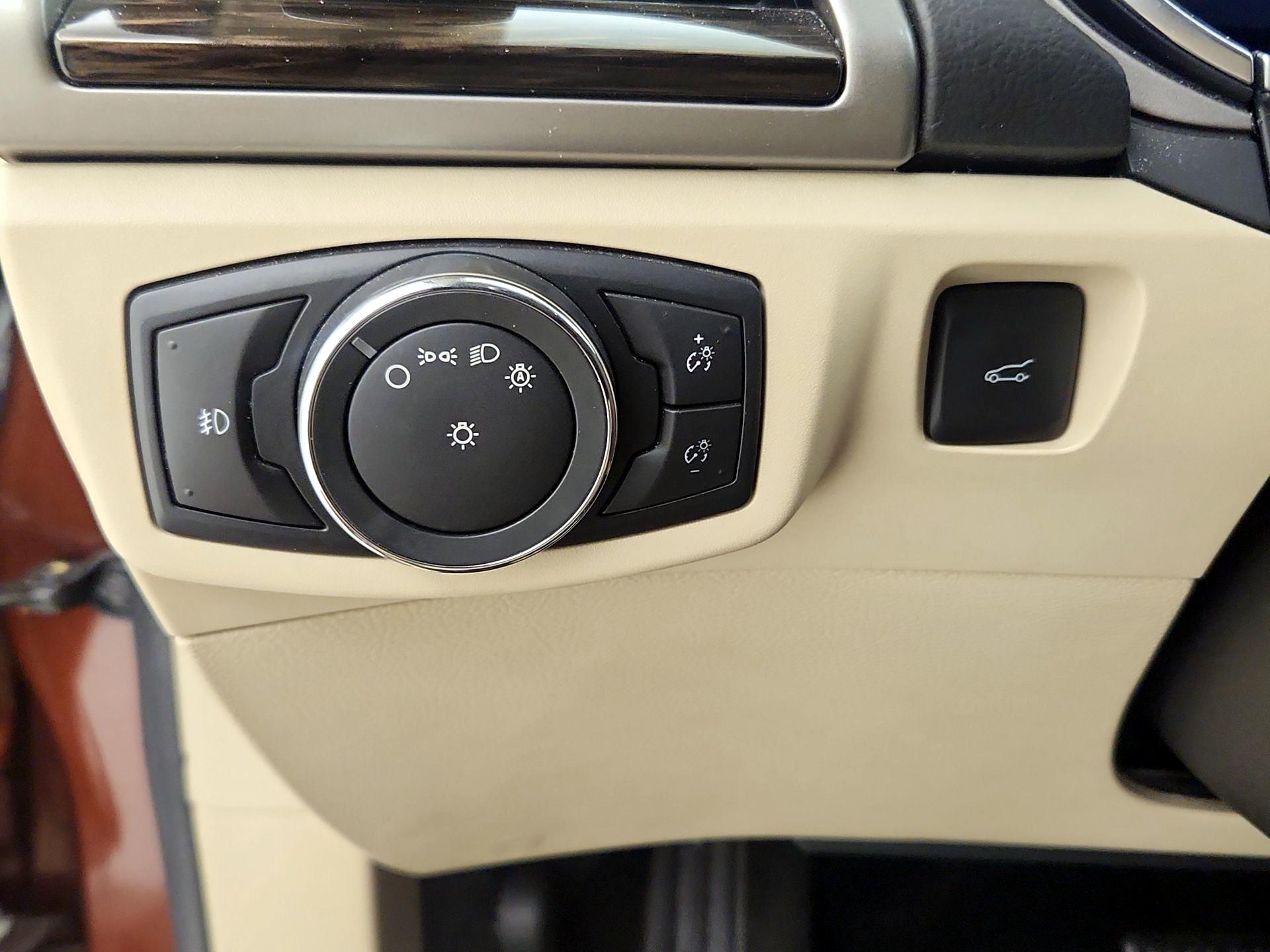 Thumbnail: 2016 Ford Fusion - 13