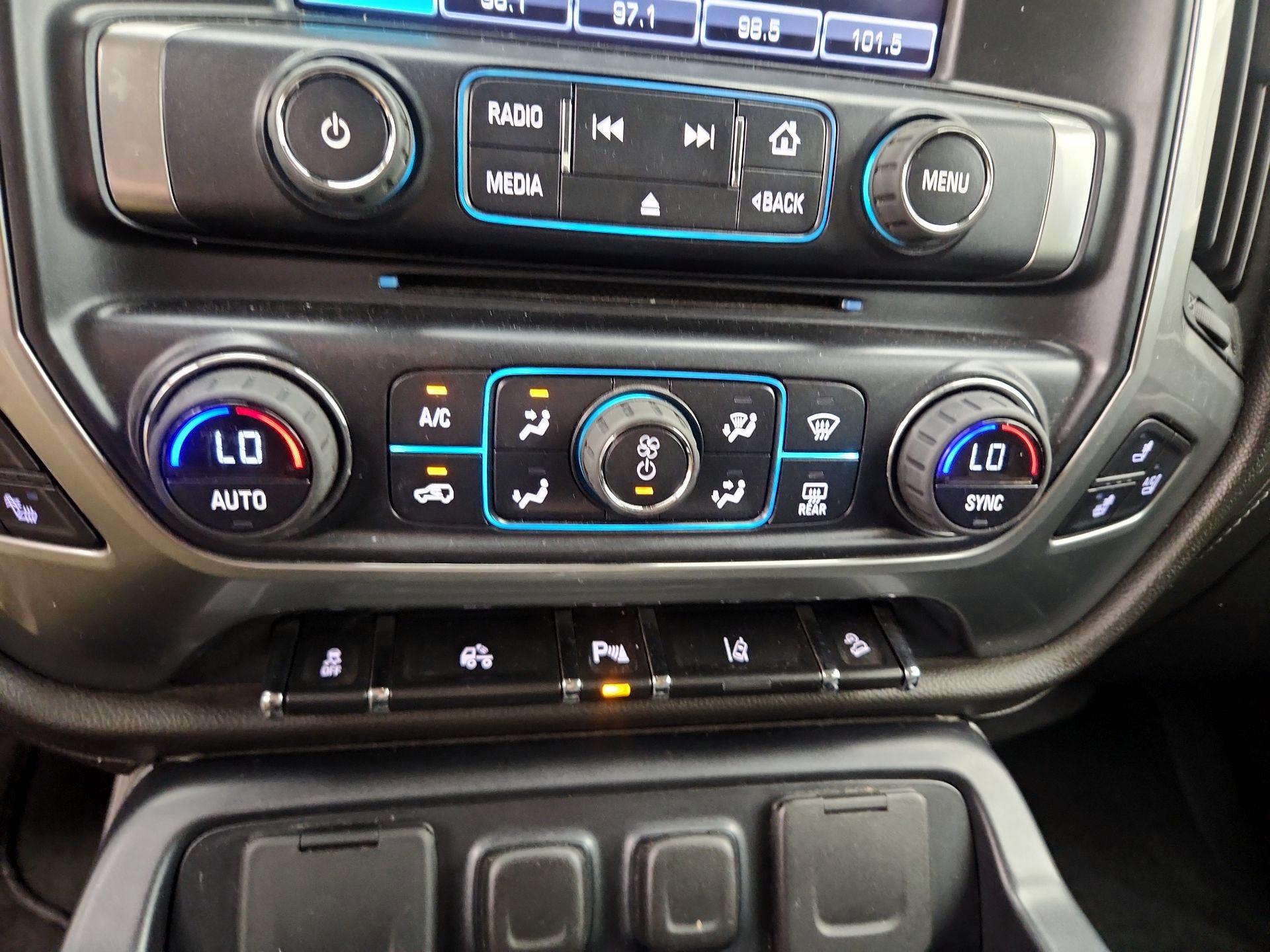 Thumbnail: 2014 Chevrolet Silverado 1500 - 17